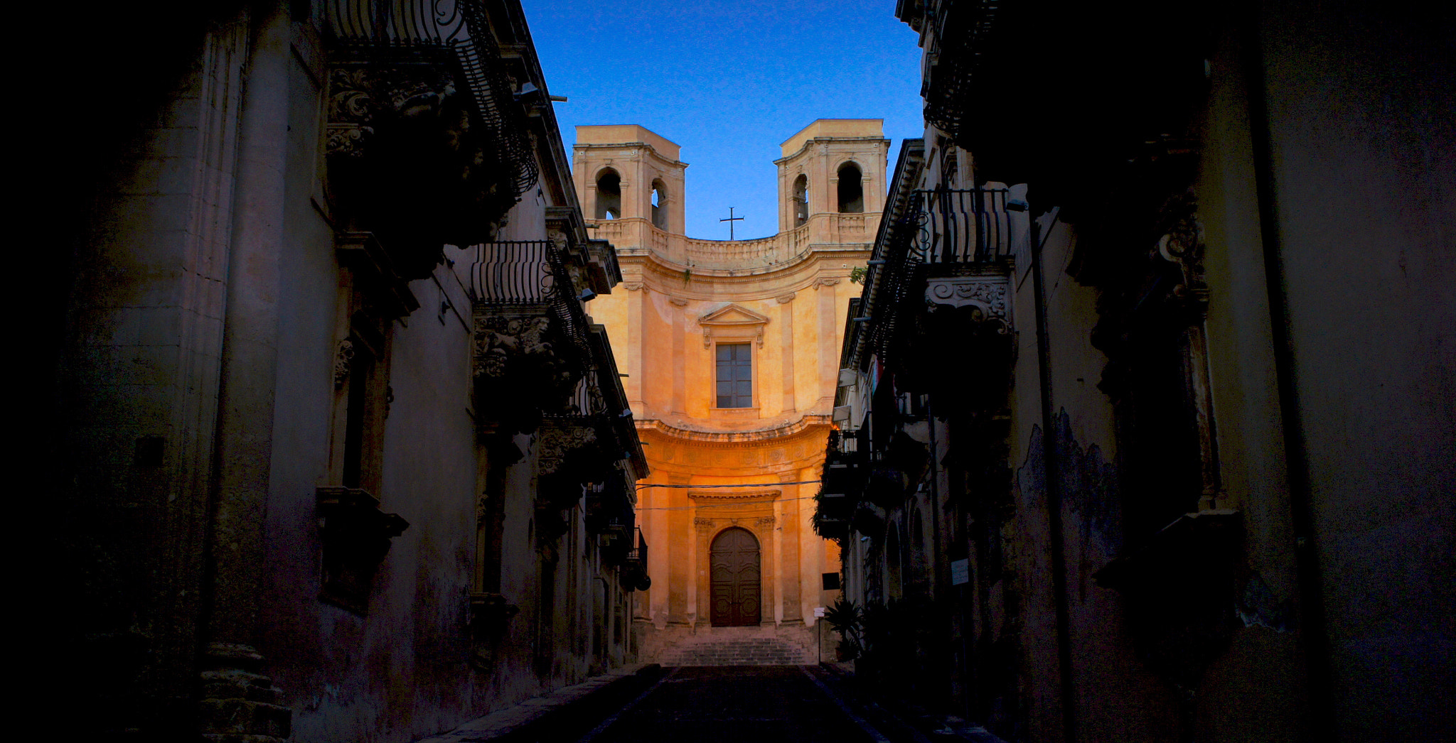 Tamron 18-200mm F3.5-6.3 Di III VC sample photo. Noto... photography