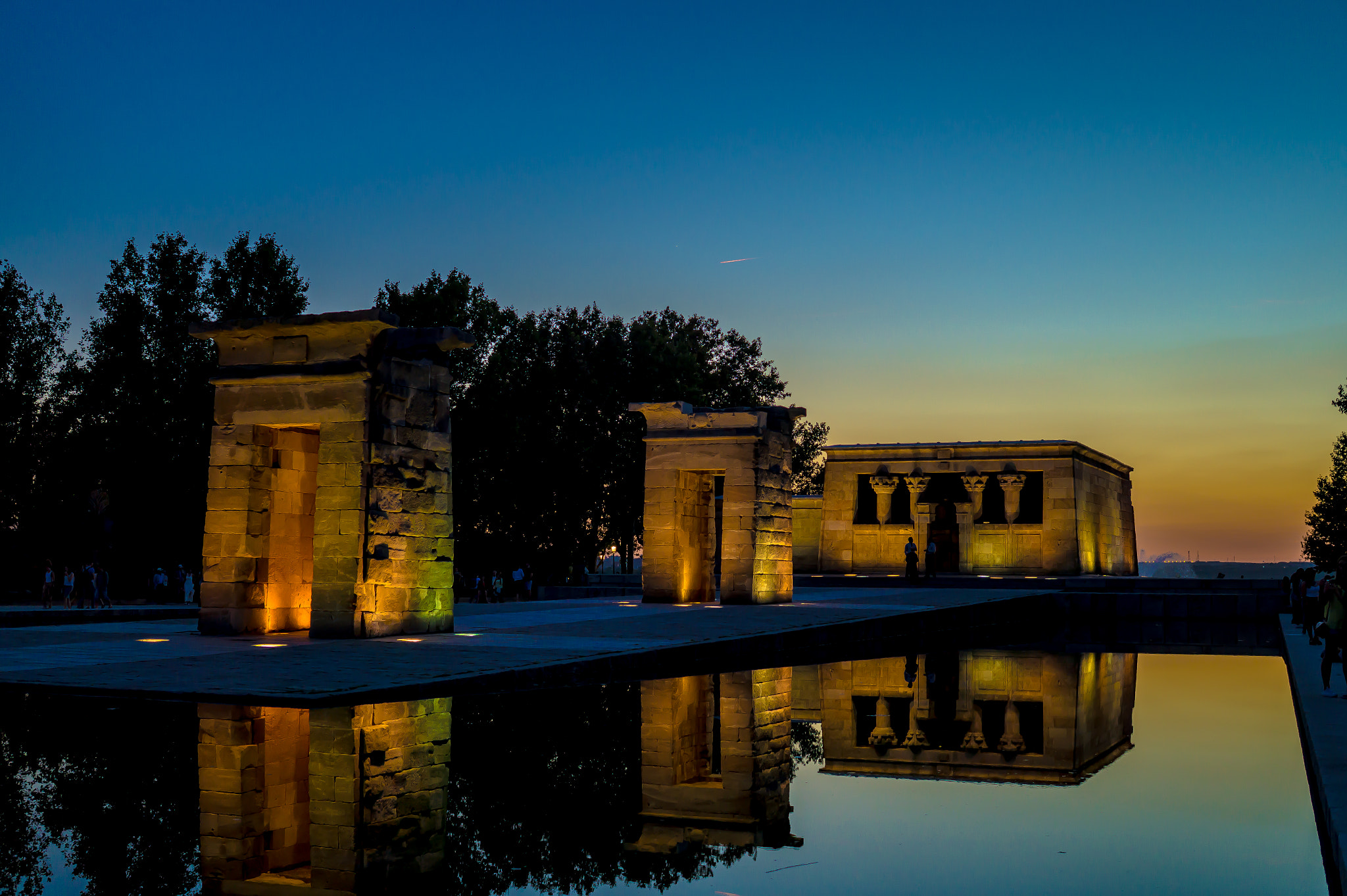 Sony Alpha a5000 (ILCE 5000) + Sigma 30mm F2.8 EX DN sample photo. Templo de debod photography