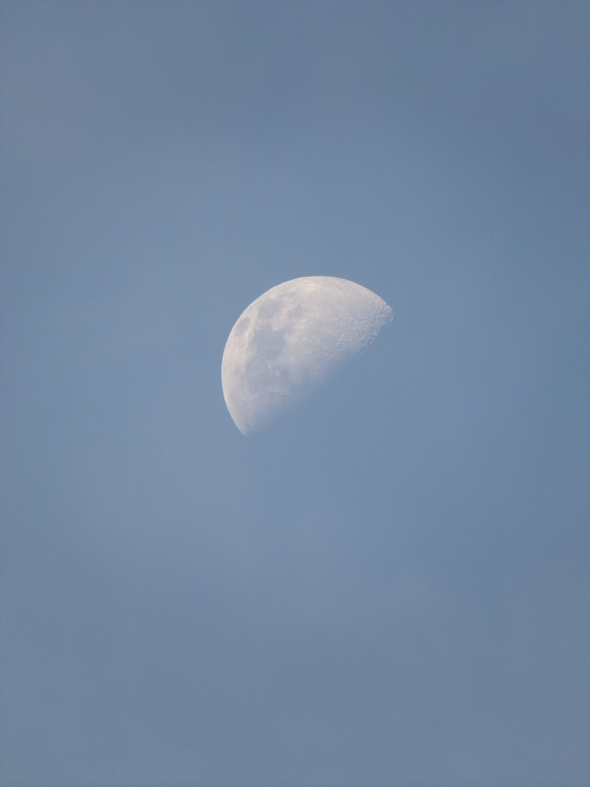 Kodak PIXPRO AZ501 sample photo. Afternoon moon photography
