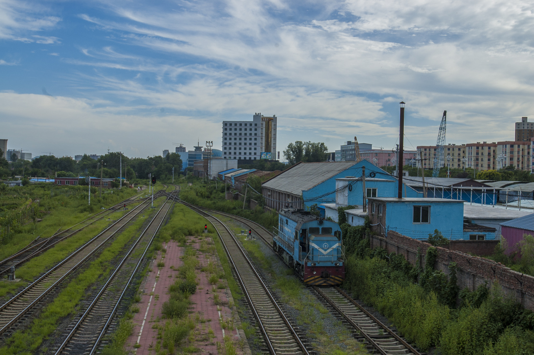 AF Zoom-Nikkor 28-100mm f/3.5-5.6G sample photo. Diaobingshan station under sky photography