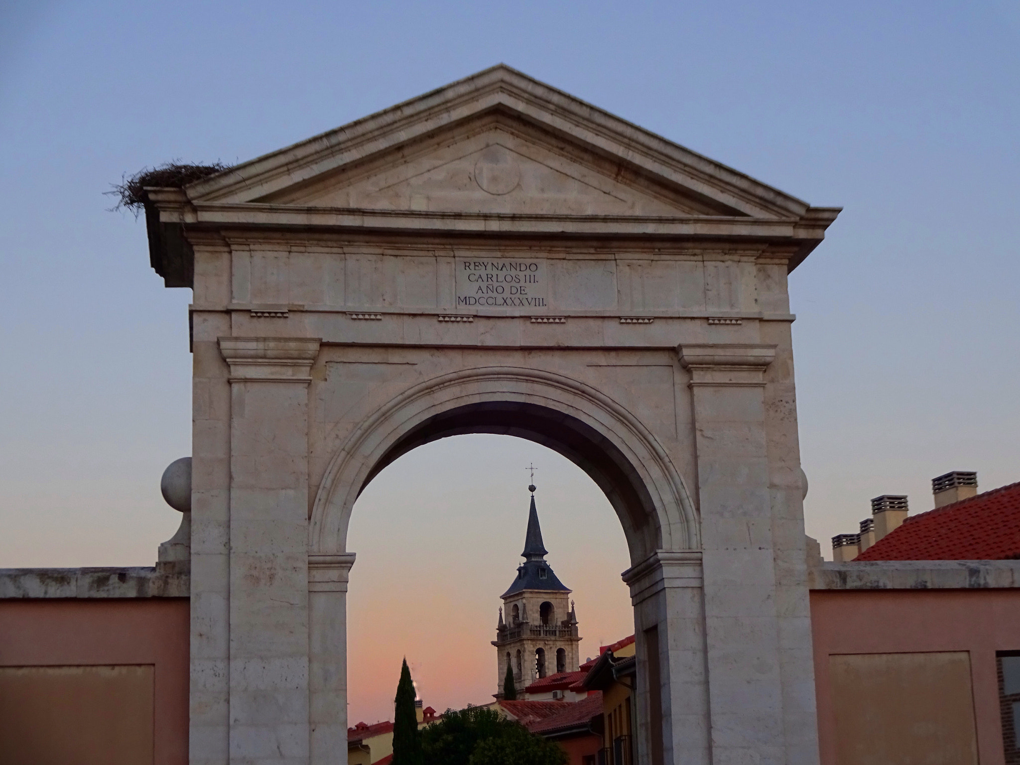 Sony Cyber-shot DSC-WX220 sample photo. Entrada a una ciudad magistral - alcalá de henares photography