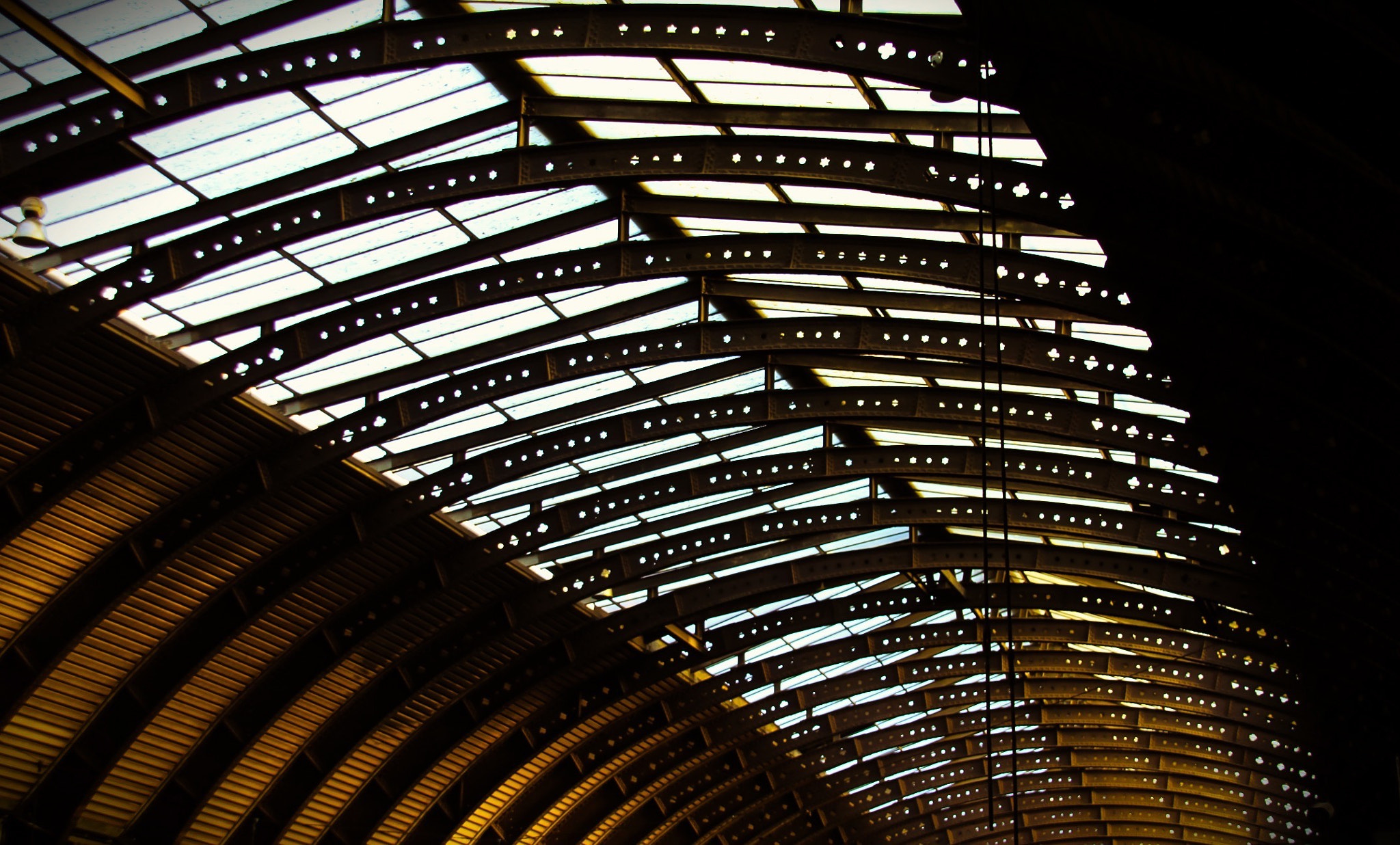 Canon EOS 50D + Canon 18-200mm sample photo. Train station photography