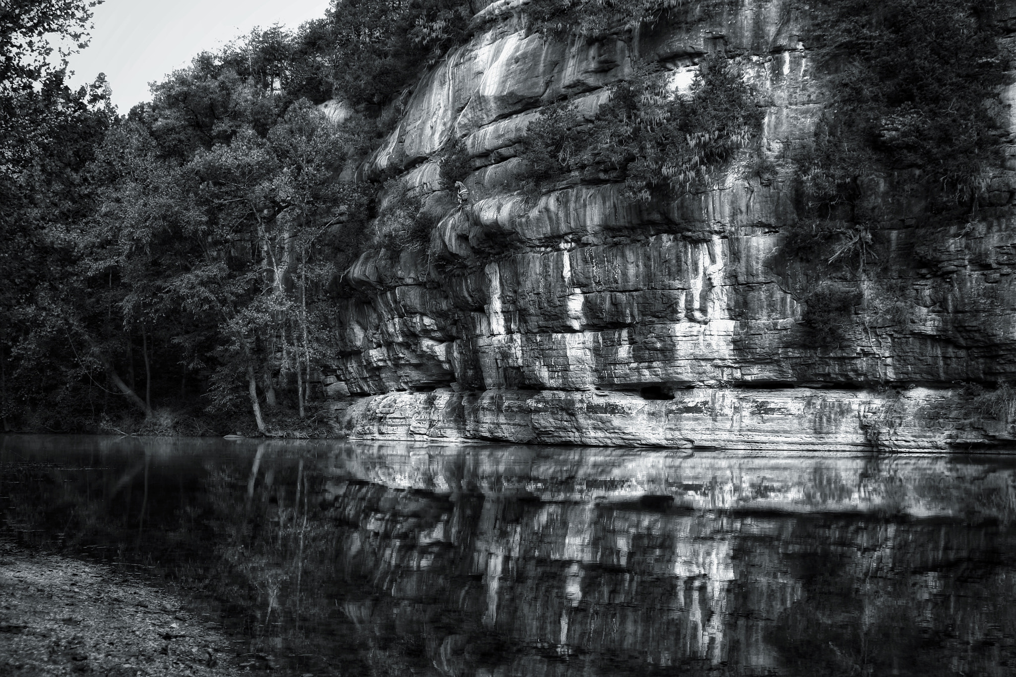 Canon EOS 1000D (EOS Digital Rebel XS / EOS Kiss F) + Tamron AF 28-200mm F3.8-5.6 XR Di Aspherical (IF) Macro sample photo. Limestone bluff on the buffalo river photography