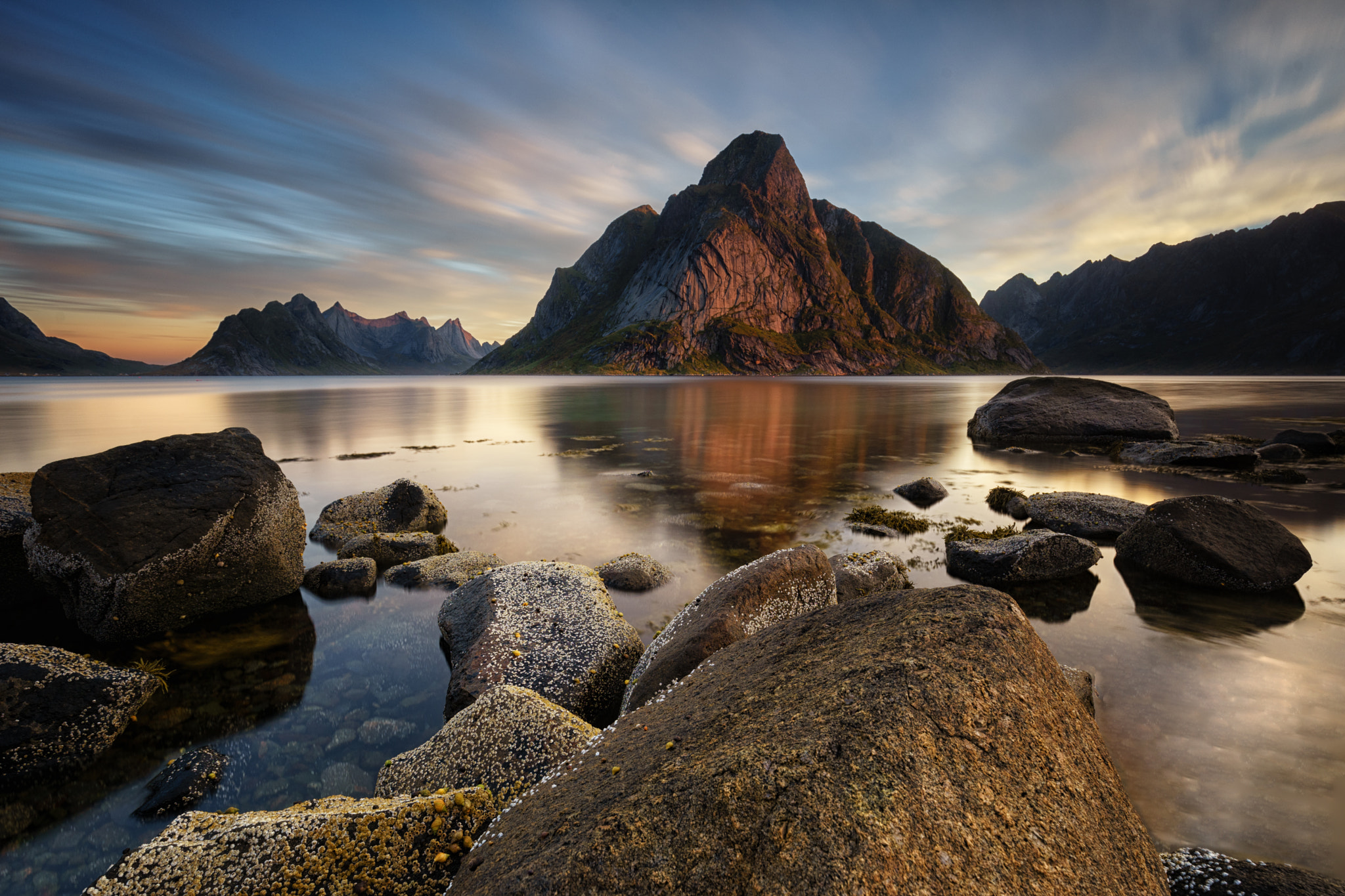 16-35mm F4 OSS sample photo. Mammut mountain photography