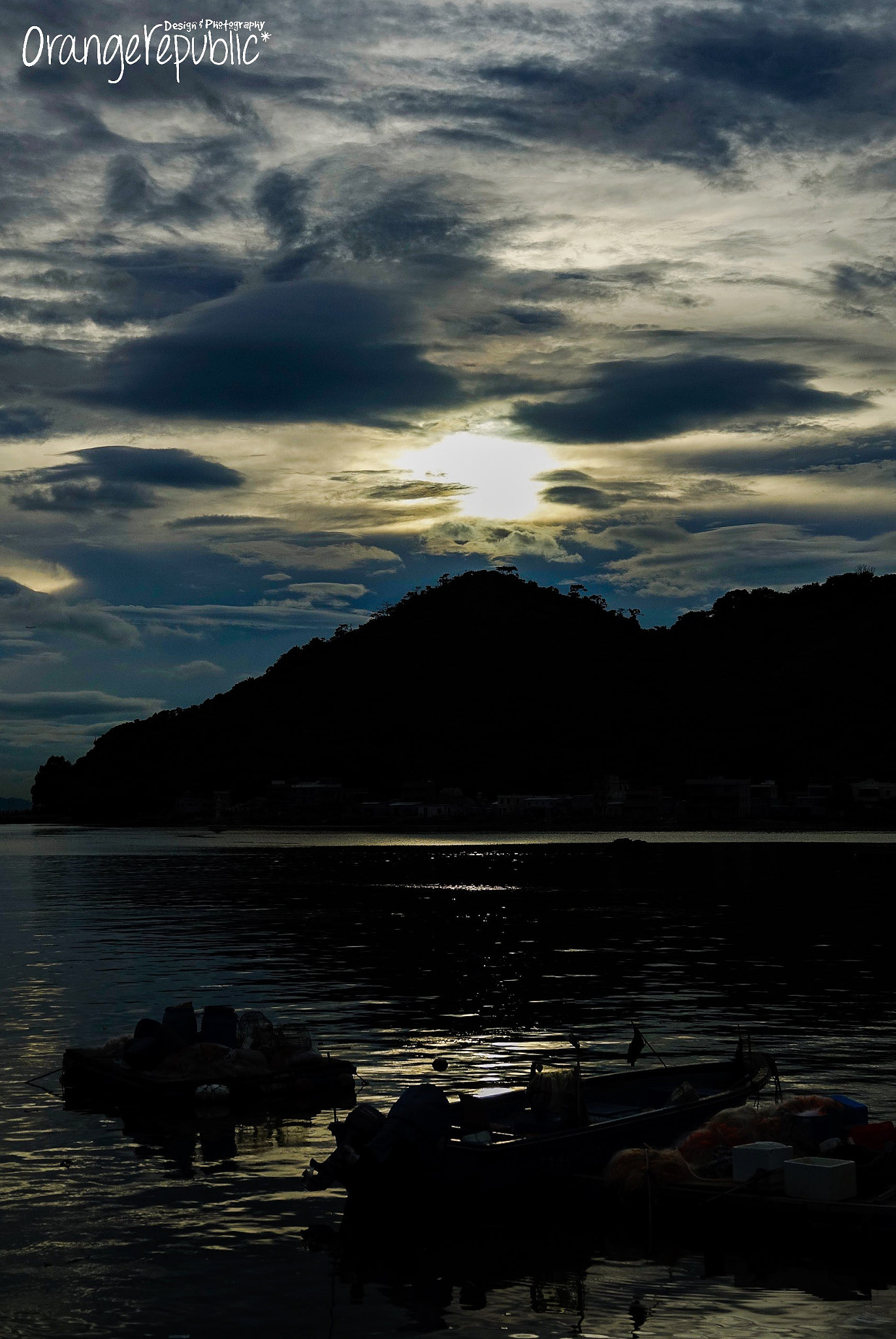 Sony 24-600mm F2.4-4.0 sample photo. Sunset。 photography