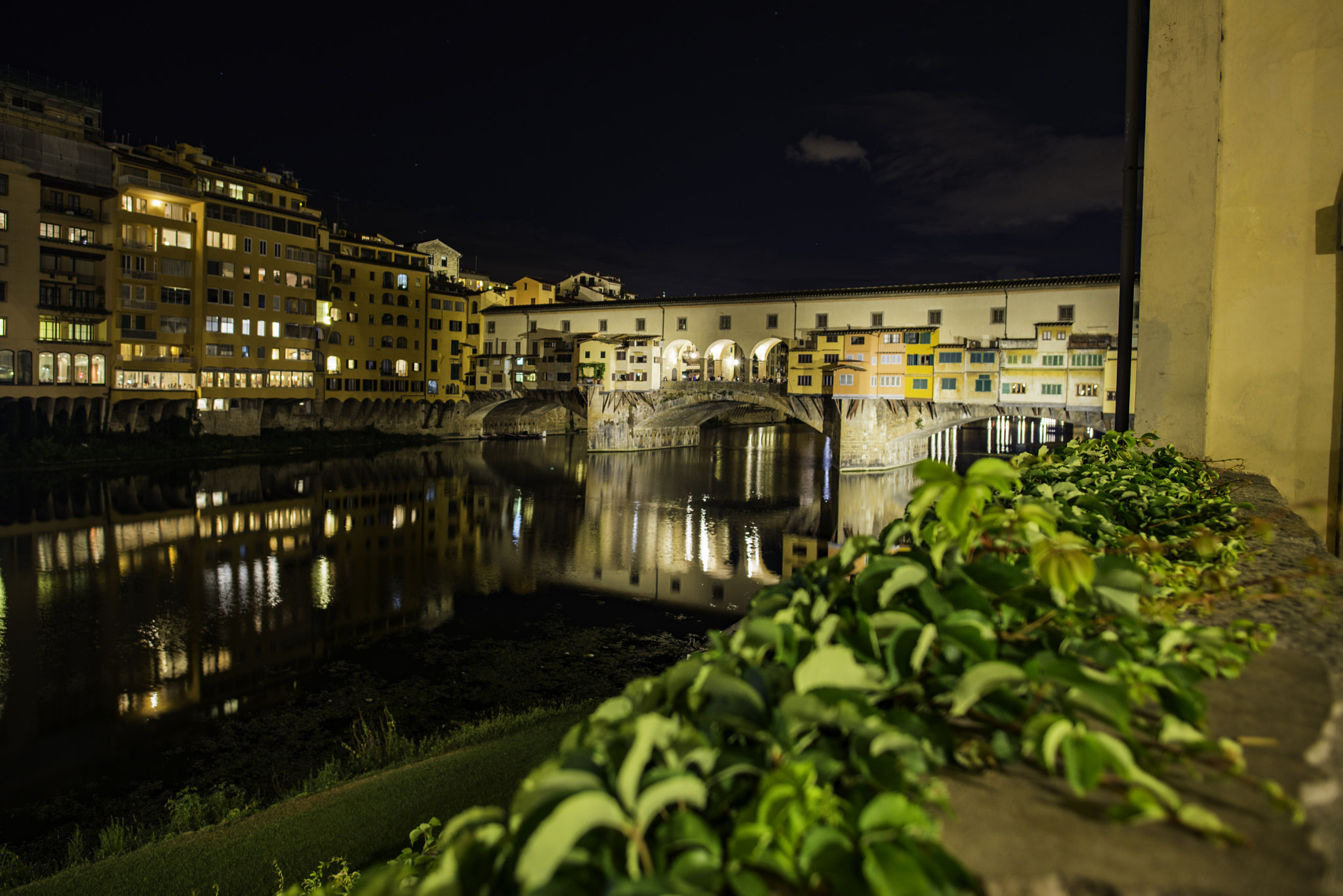 Nikon D600 + Nikon AF-S Nikkor 20mm F1.8G ED sample photo. A night time stroll to the arno river photography