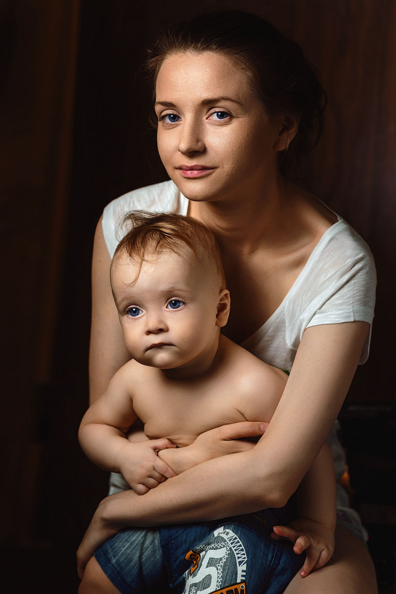 Nikon D600 + Sigma 85mm F1.4 EX DG HSM sample photo. Mother and son photography