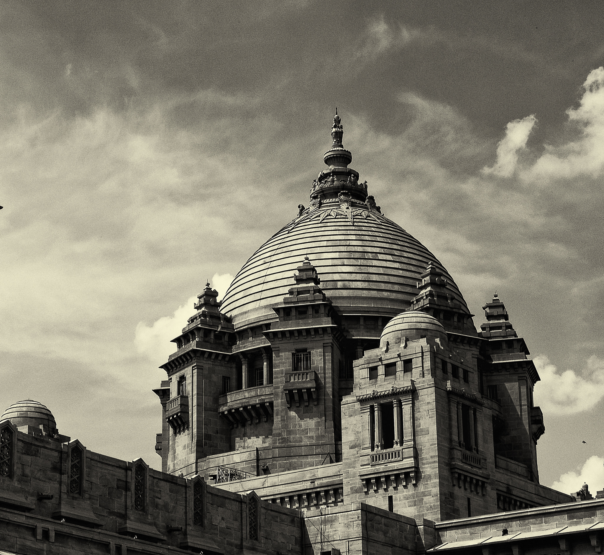 Canon EOS 6D + Canon EF 70-300mm F4.5-5.6 DO IS USM sample photo. Dome of the umaid bhawan palace in b&w photography