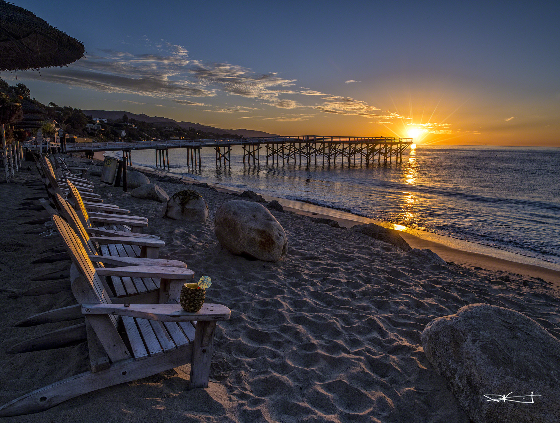 Pentax 645Z + HD Pentax-DA645 28-45mm F4.5ED AW SR sample photo. Paradise cove sunrise photography