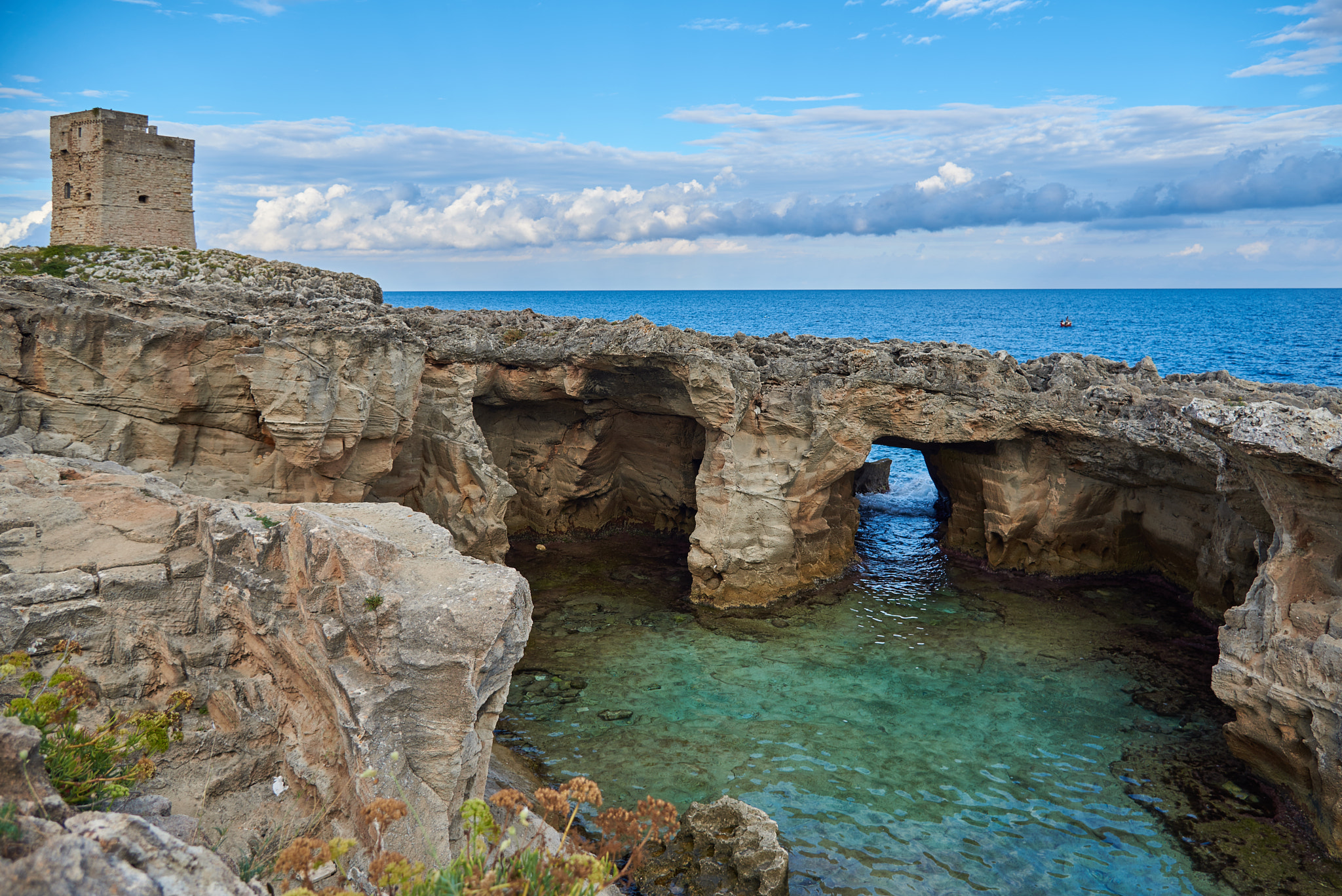 Nikon AF-S Nikkor 24-120mm F4G ED VR sample photo. La piscina photography