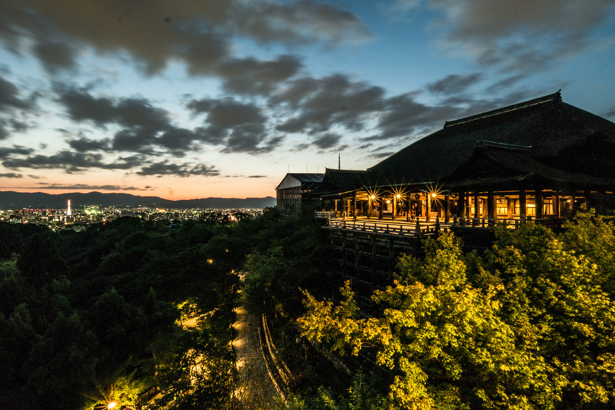 Samsung NX 12-24mm F4-5.6 ED sample photo. Kyoto temple photography