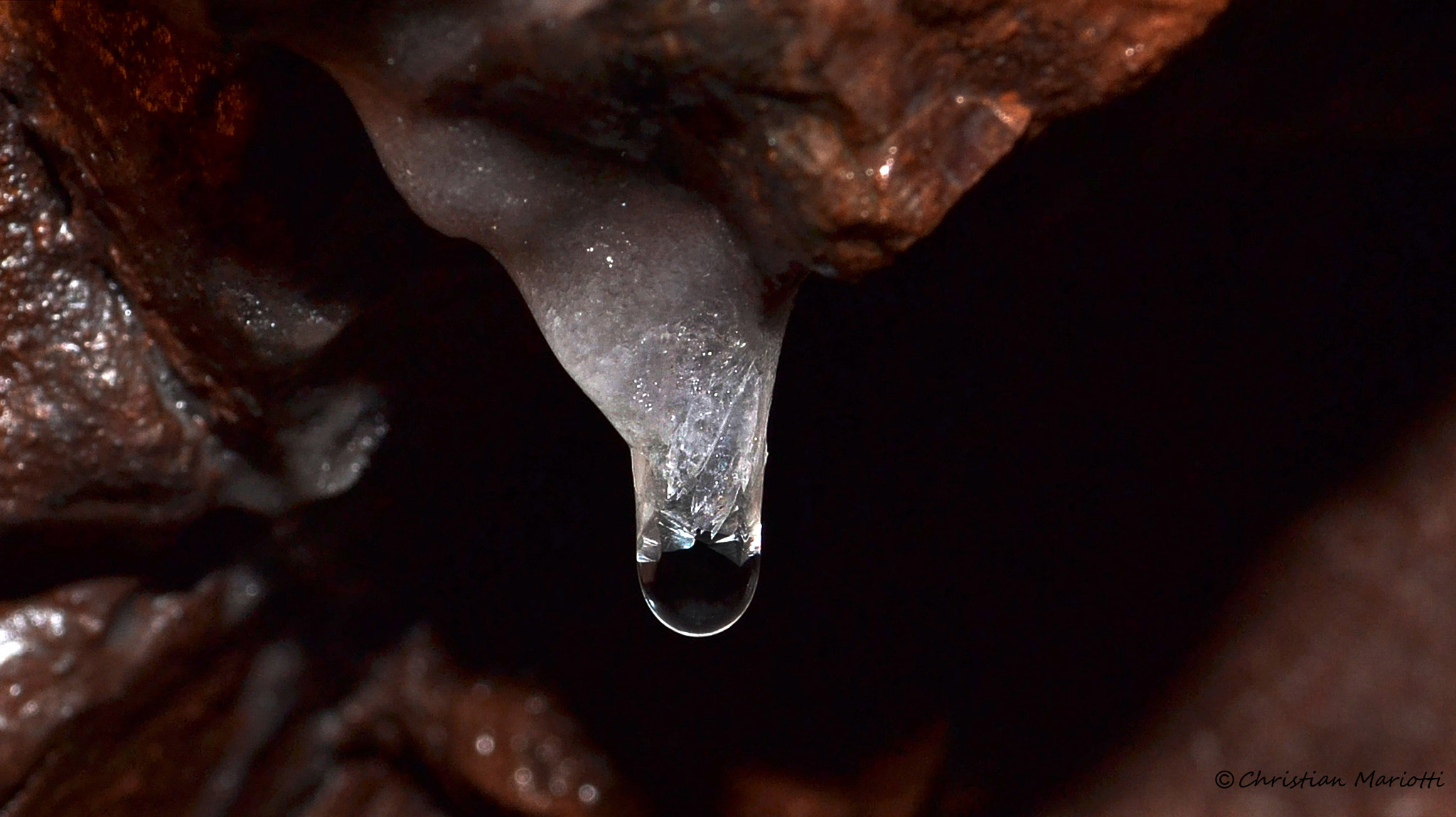 Sigma 70-200mm F2.8 EX DG Macro HSM II sample photo. The force of  water photography