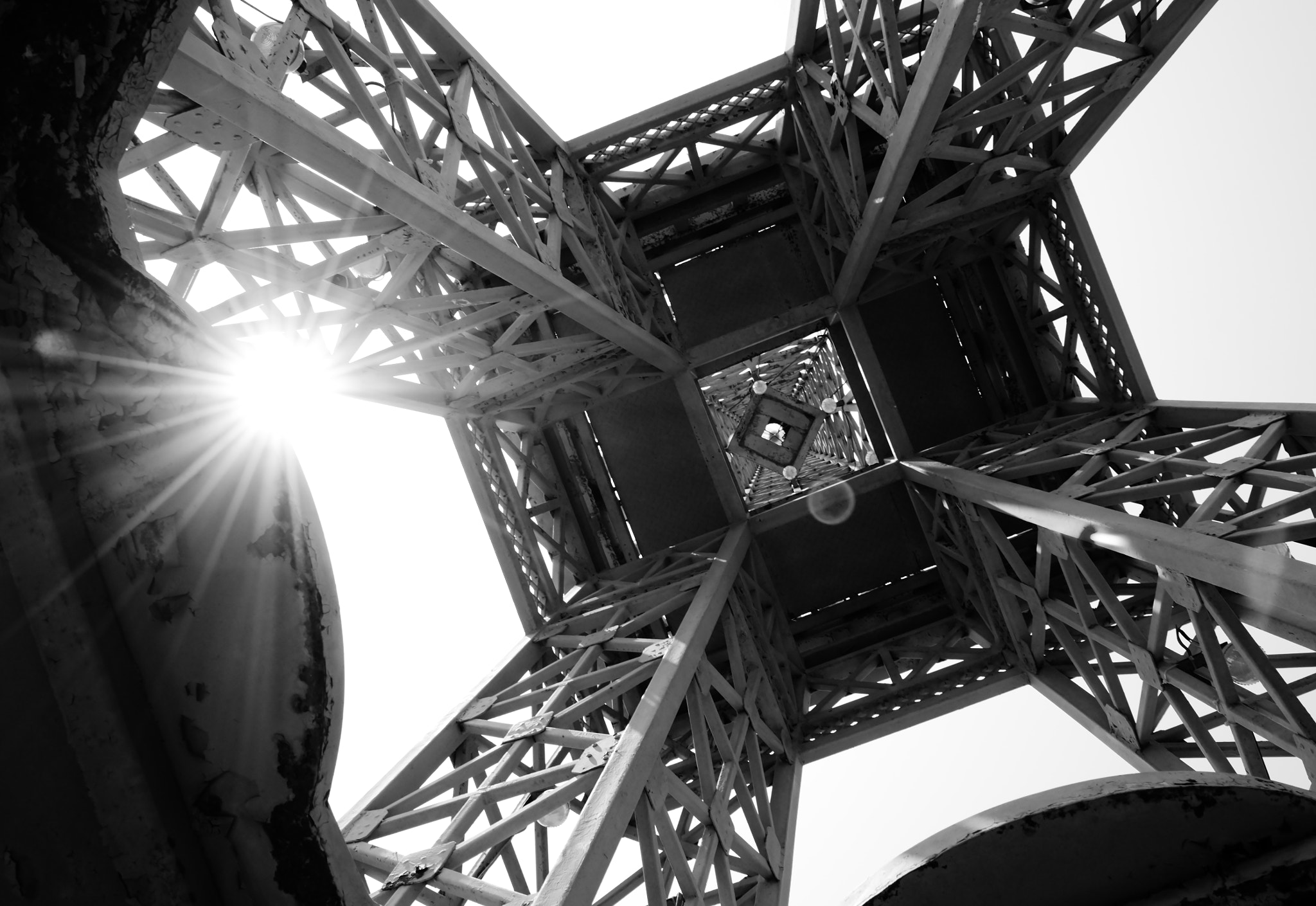 Nikon D3100 + 18.00 - 55.00 mm f/3.5 - 5.6 sample photo. Eiffel tower photography
