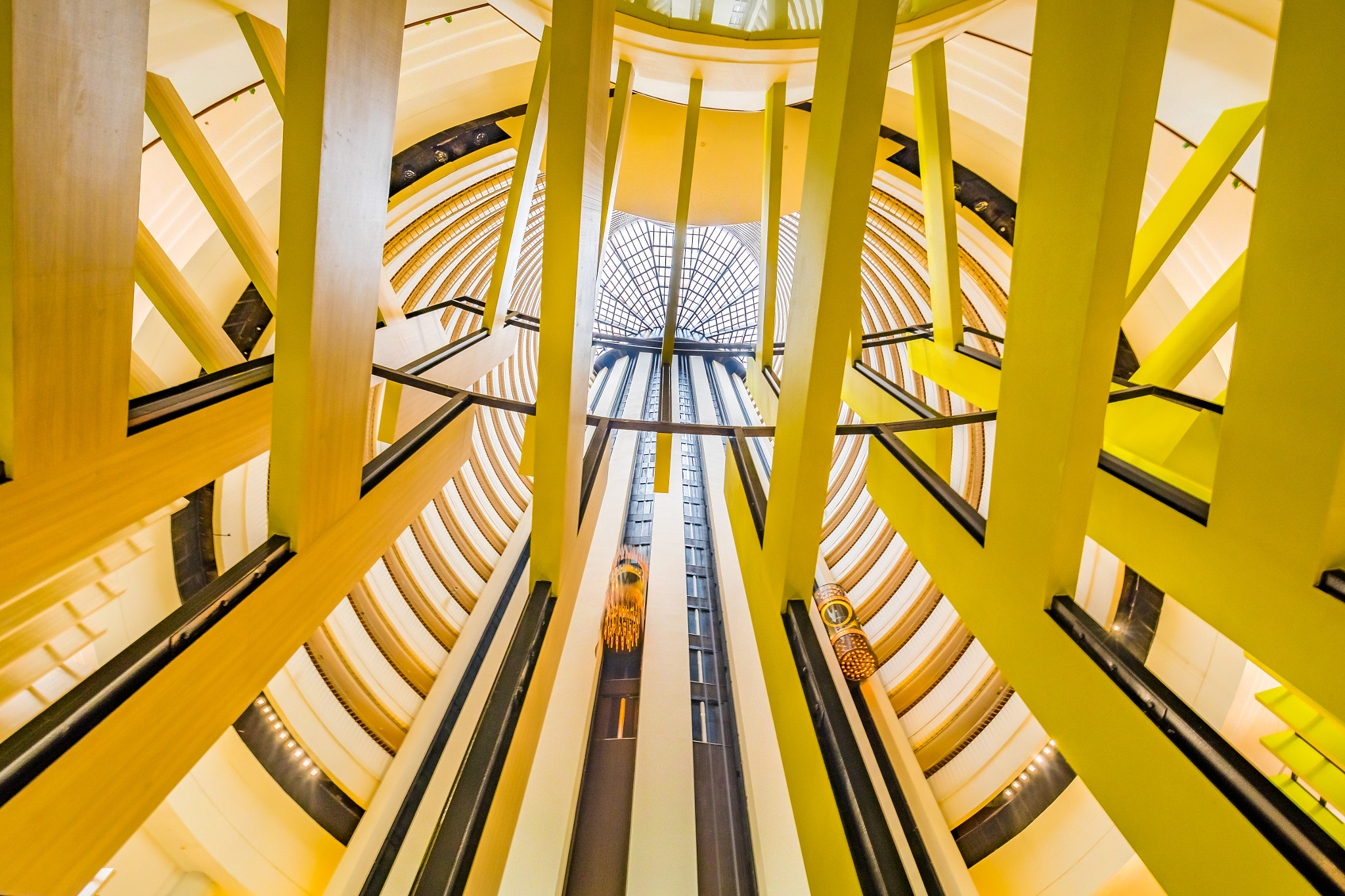 Canon EF 16-35mm F4L IS USM sample photo. Holiday inn atrium (main lobby) photography
