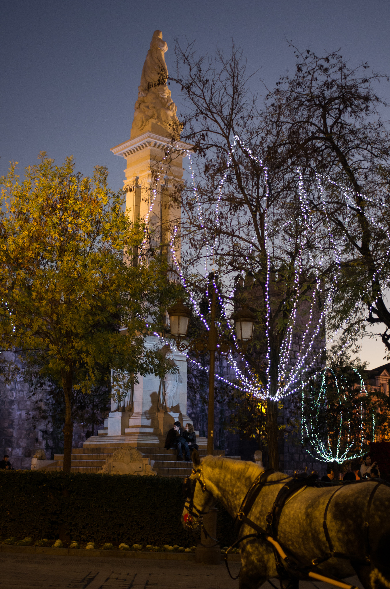 Pentax K-5 + HD Pentax-FA 35mm F2 AL sample photo. Night.2 in seville photography