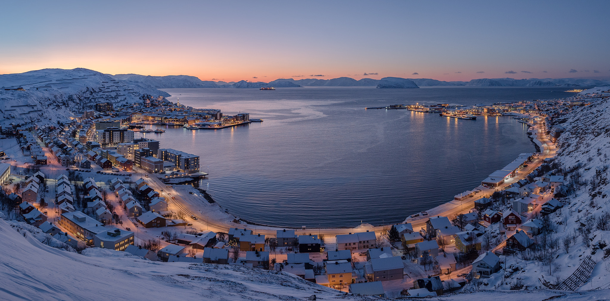 Sony a7S + Sigma 24mm F1.4 DG HSM Art sample photo. Panorama hammerfest photography