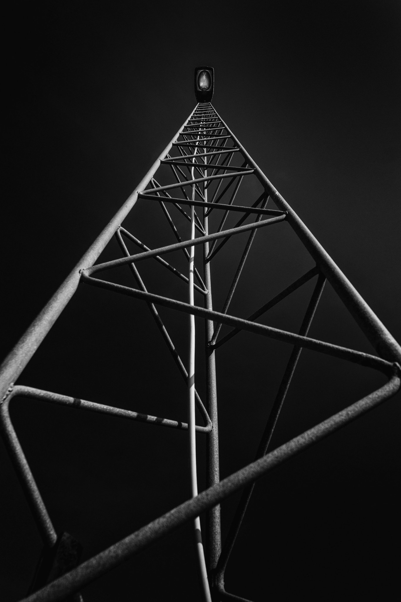 Samsung NX300 sample photo. Leading lines photography