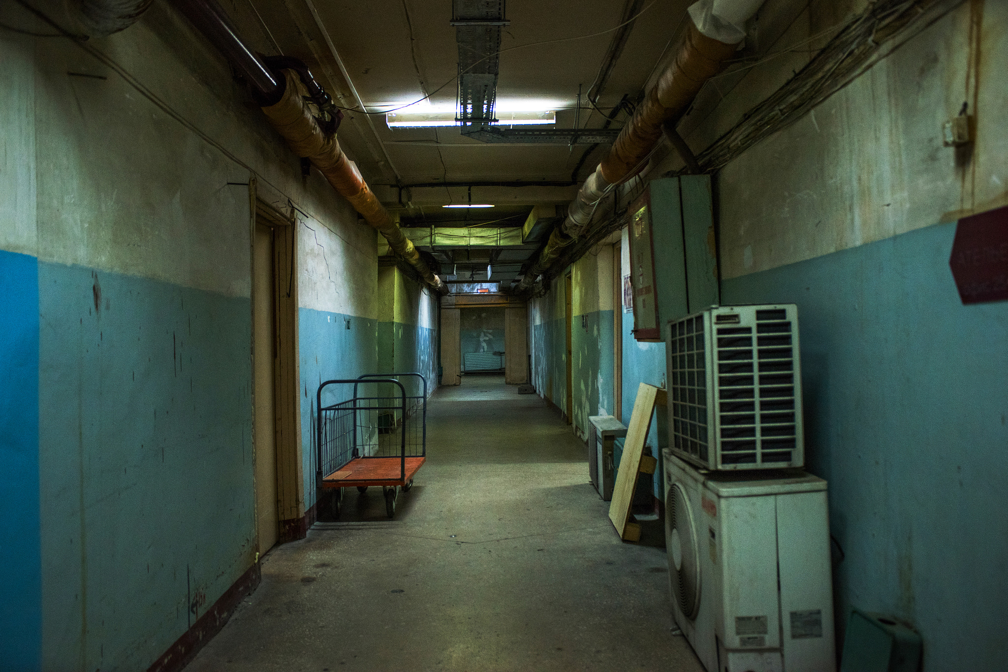Nikon AF-S Nikkor 28-70mm F2.8 ED-IF sample photo. Dark corridor photography