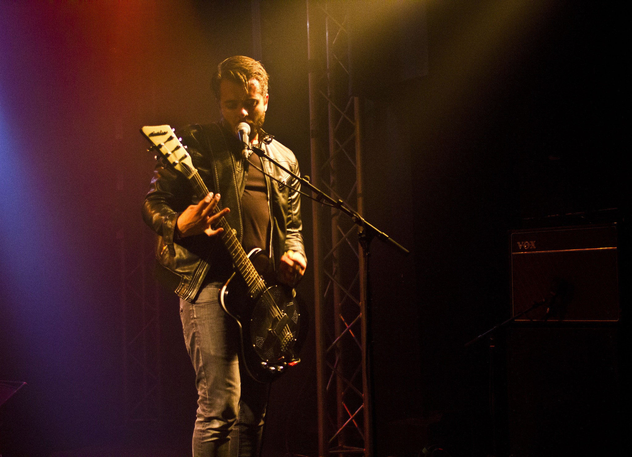Canon EF 35mm F2 sample photo. Blackbird hill @ l'accordeur photography