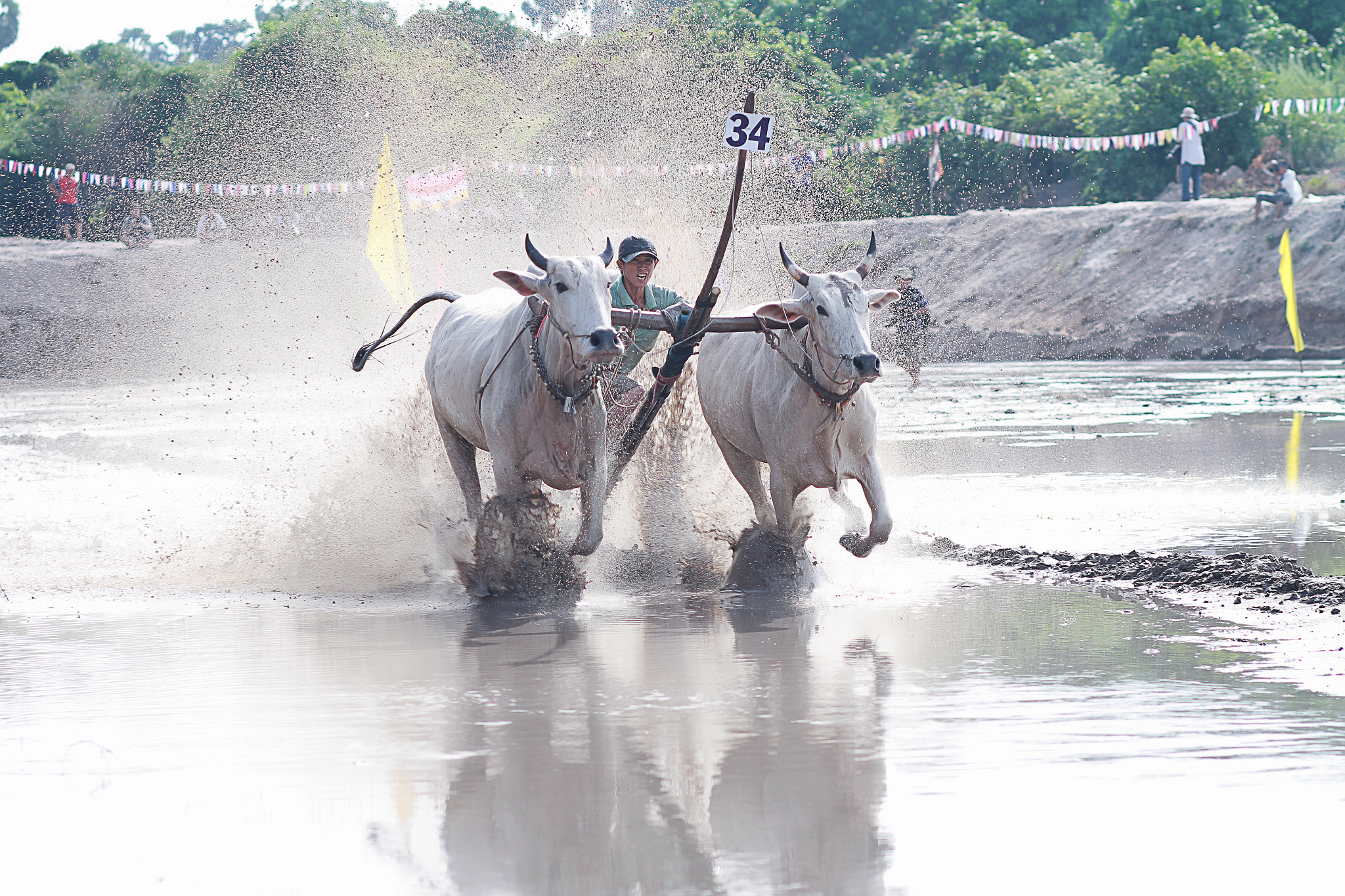 Canon EOS 7D sample photo. Racing photography