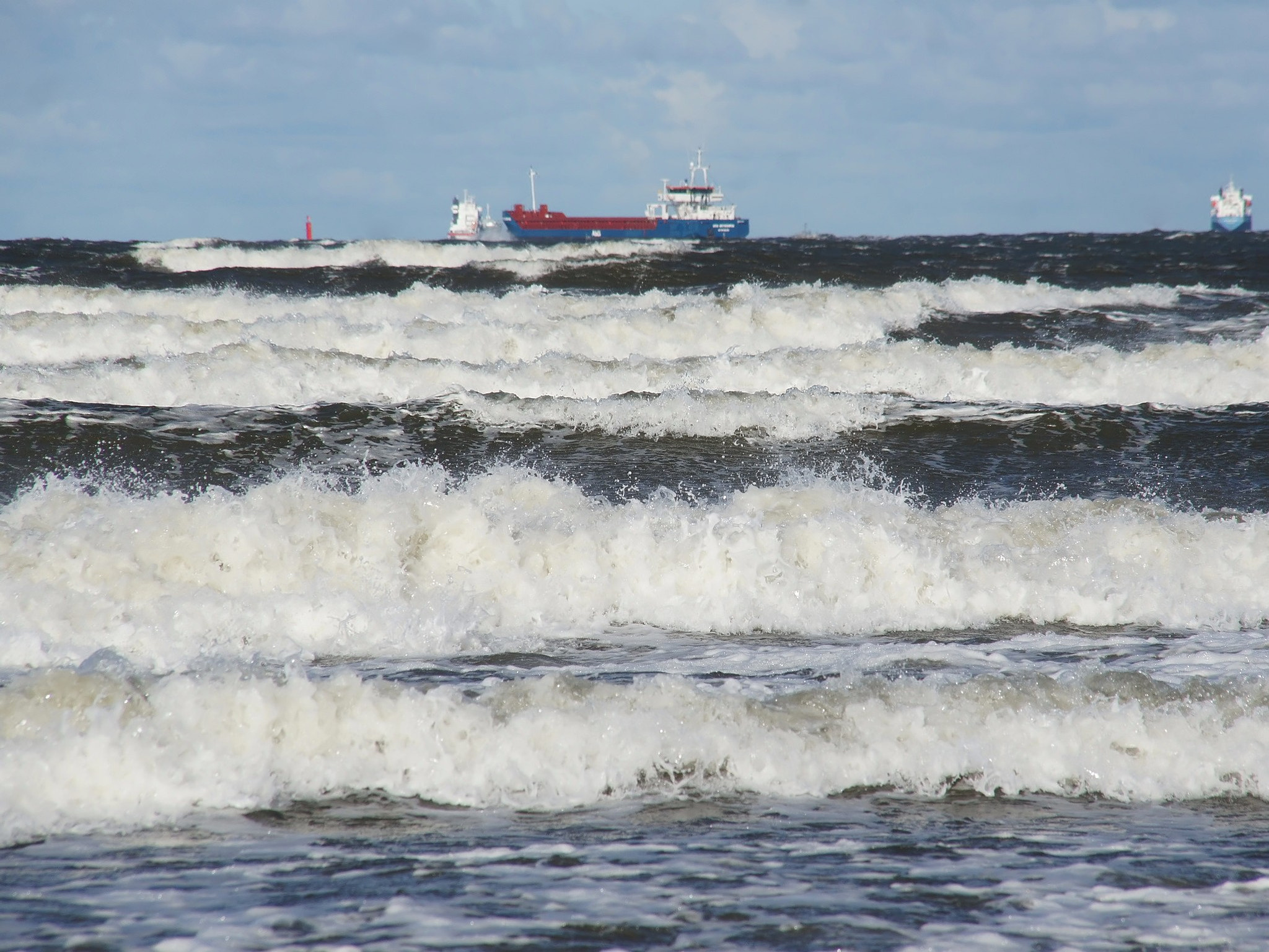 Sony Alpha DSLR-A450 + Sigma 18-200mm F3.5-6.3 DC sample photo. Sea-storm, photography