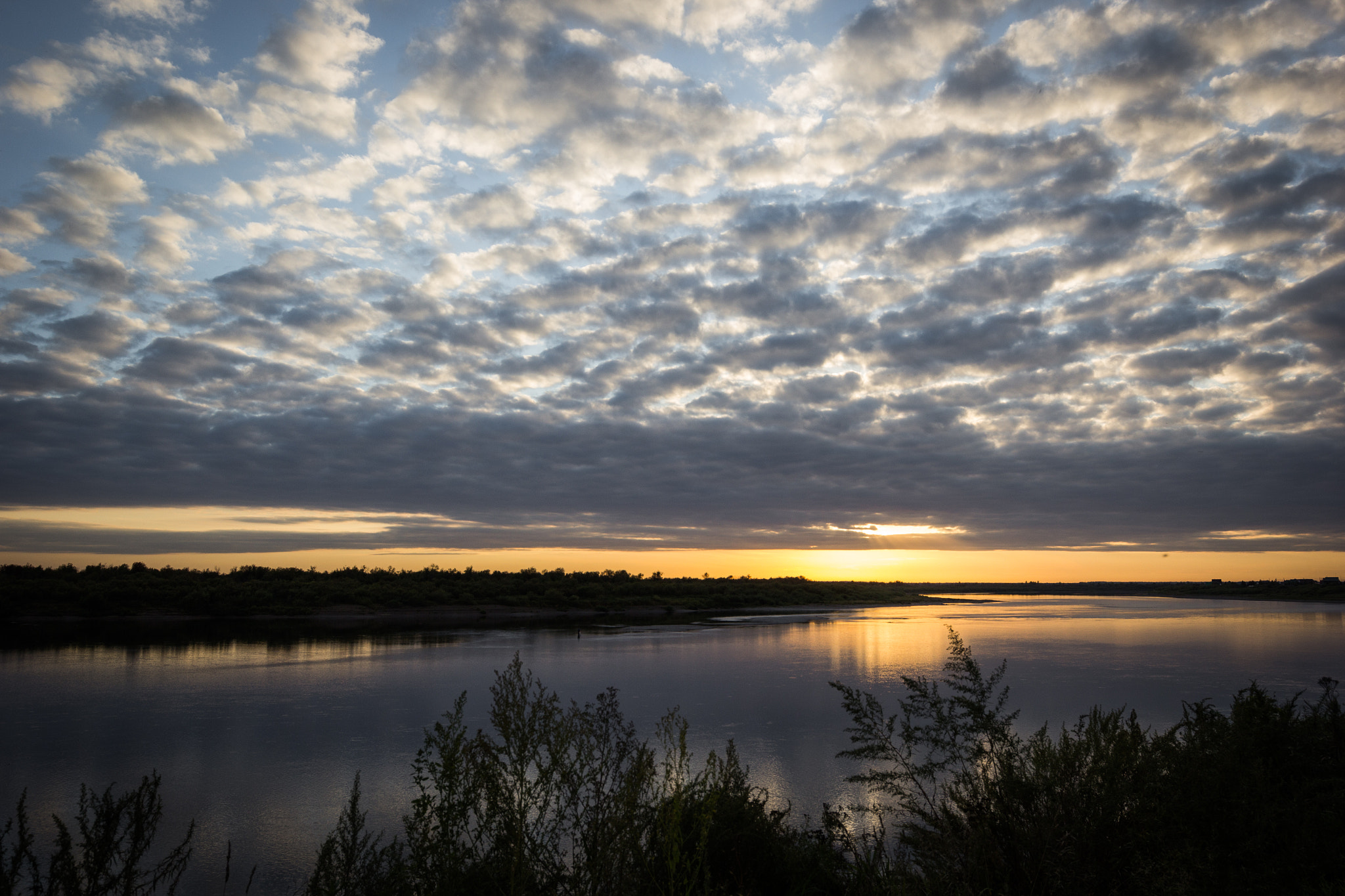 Canon EOS 60D + Canon EF 16-35mm F4L IS USM sample photo. Sundown photography