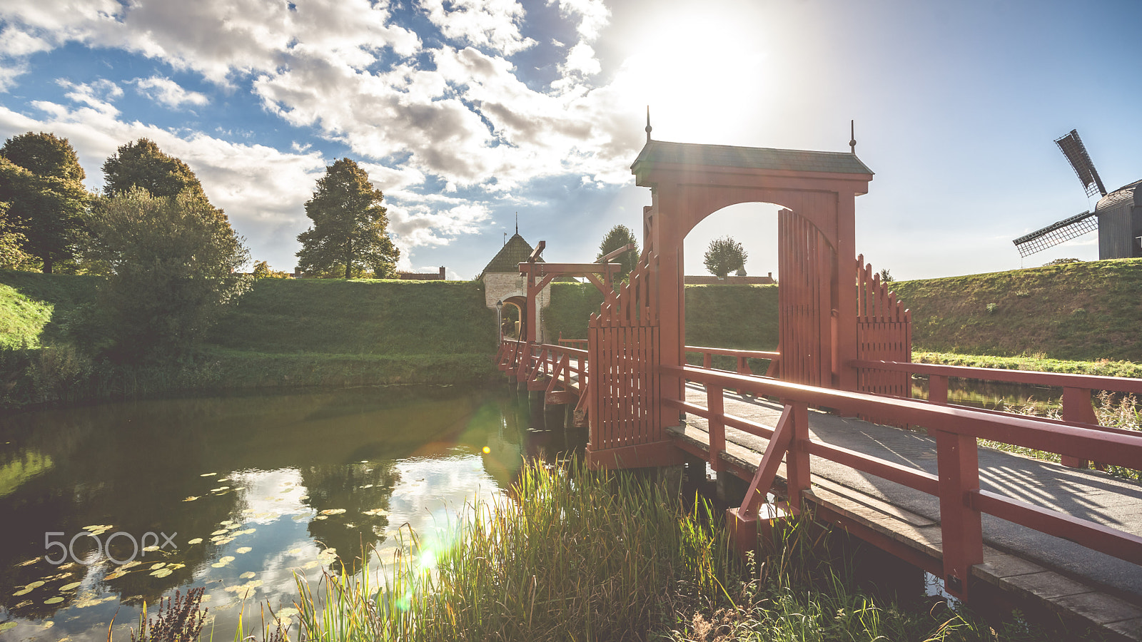 Sony Alpha DSLR-A900 + Sony Vario-Sonnar T* 16-35mm F2.8 ZA SSM sample photo. Gate to the fortress bourtange in groningen, holland. photography