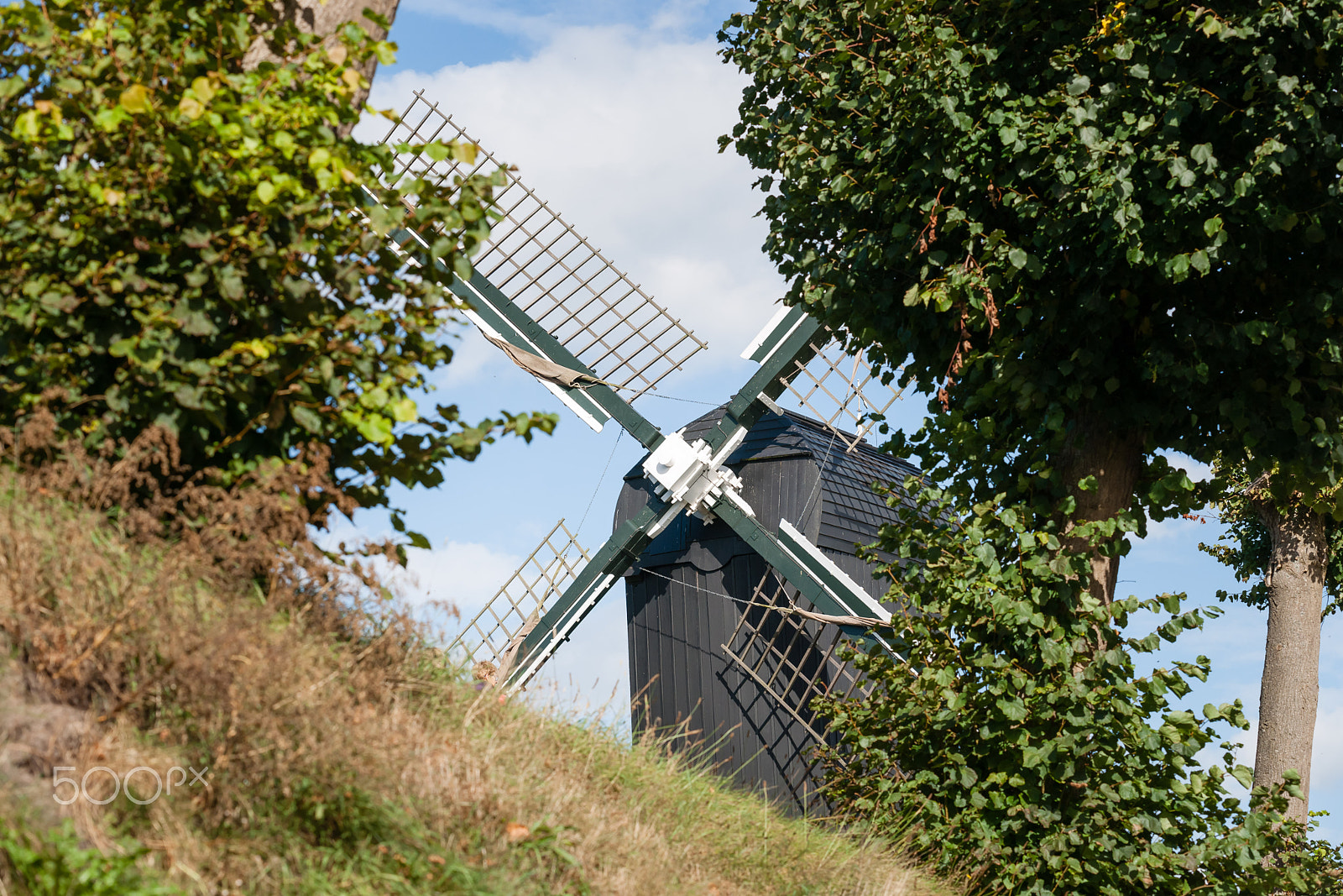 Minolta/Sony AF 70-200mm F2.8 G sample photo. Old windmill in action at dutch landscape photography