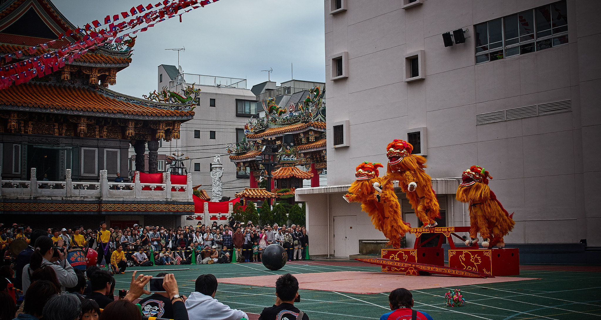 EF28-70mm f/2.8L USM sample photo. Double tenth day of taiwan photography