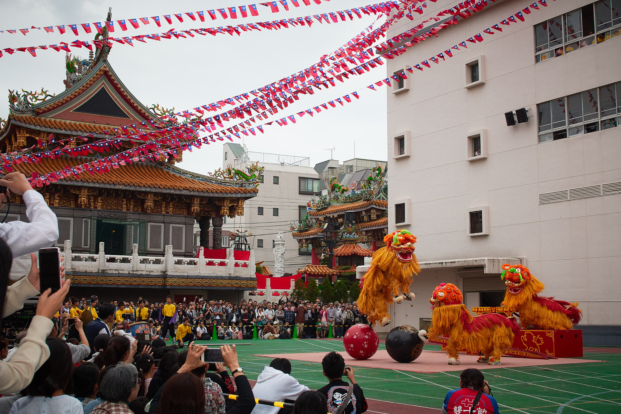 EF28-70mm f/2.8L USM sample photo. Double tenth day of taiwan photography