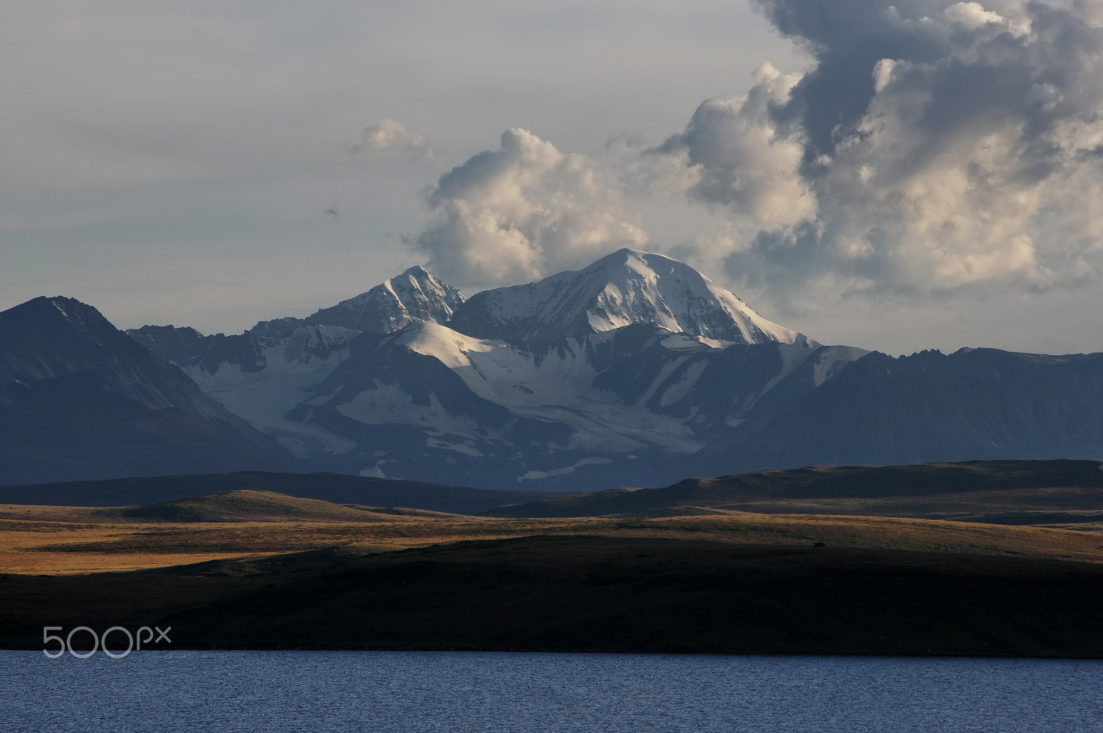 smc PENTAX-DA L 55-300mm F4-5.8 ED sample photo. Highland sunset lake on a background of snowmountains photography