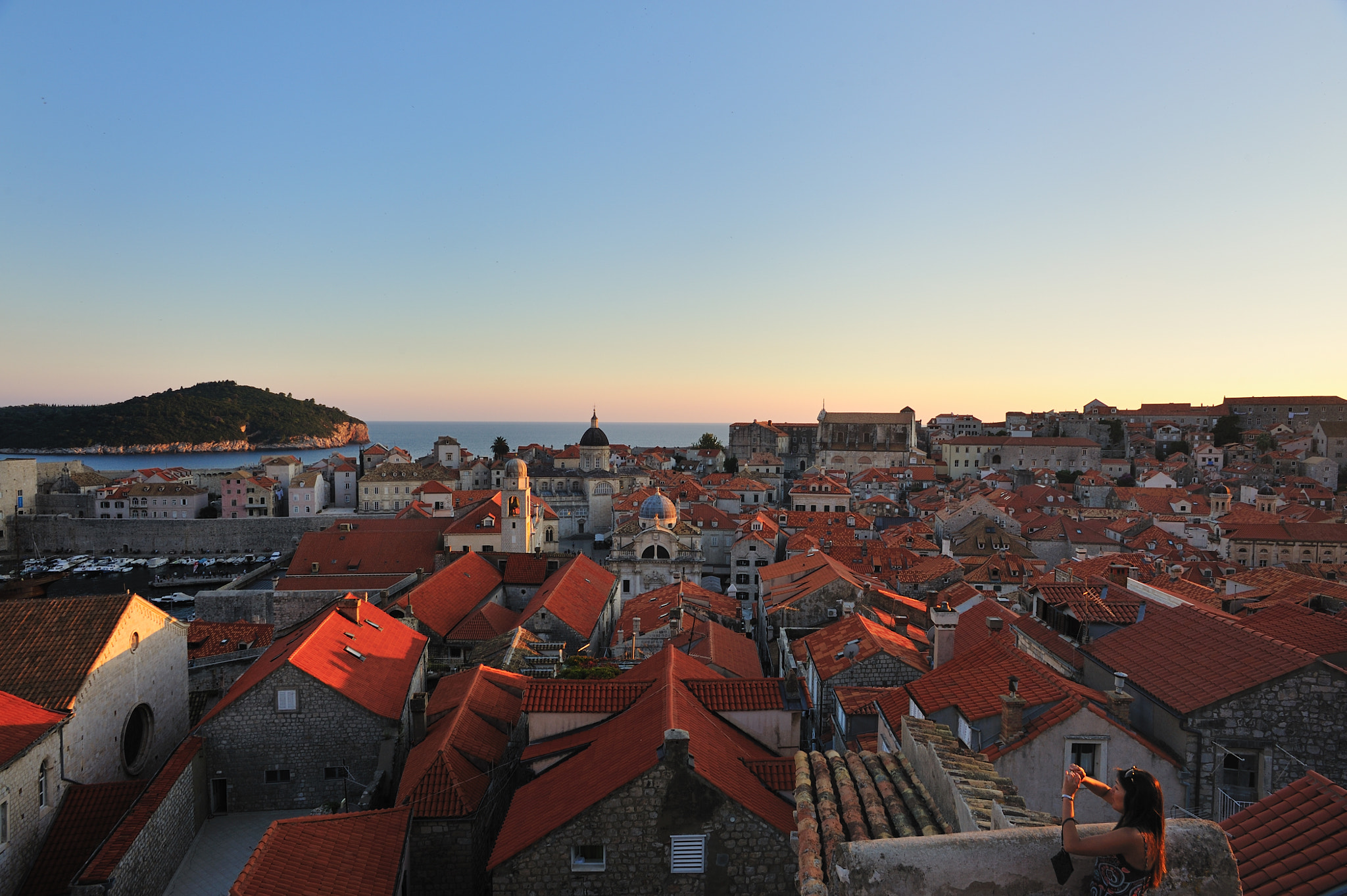 Nikon D700 + Nikon AF Nikkor 20mm F2.8D sample photo. King's landing photography