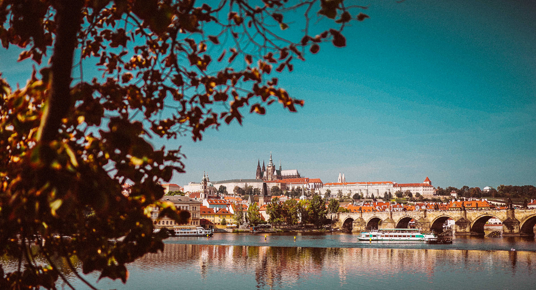 Sony a7R + Sony Distagon T* FE 35mm F1.4 ZA sample photo. Prague at a glance photography