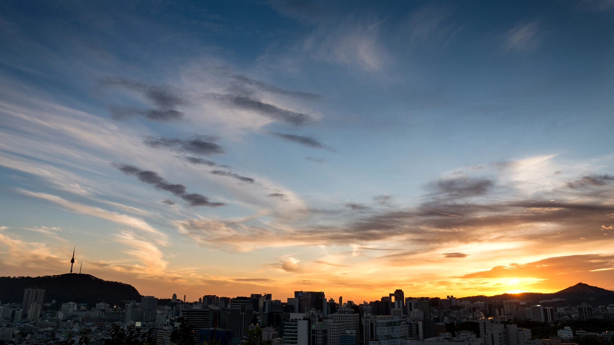 Pentax K-5 IIs sample photo. The city's sky photography