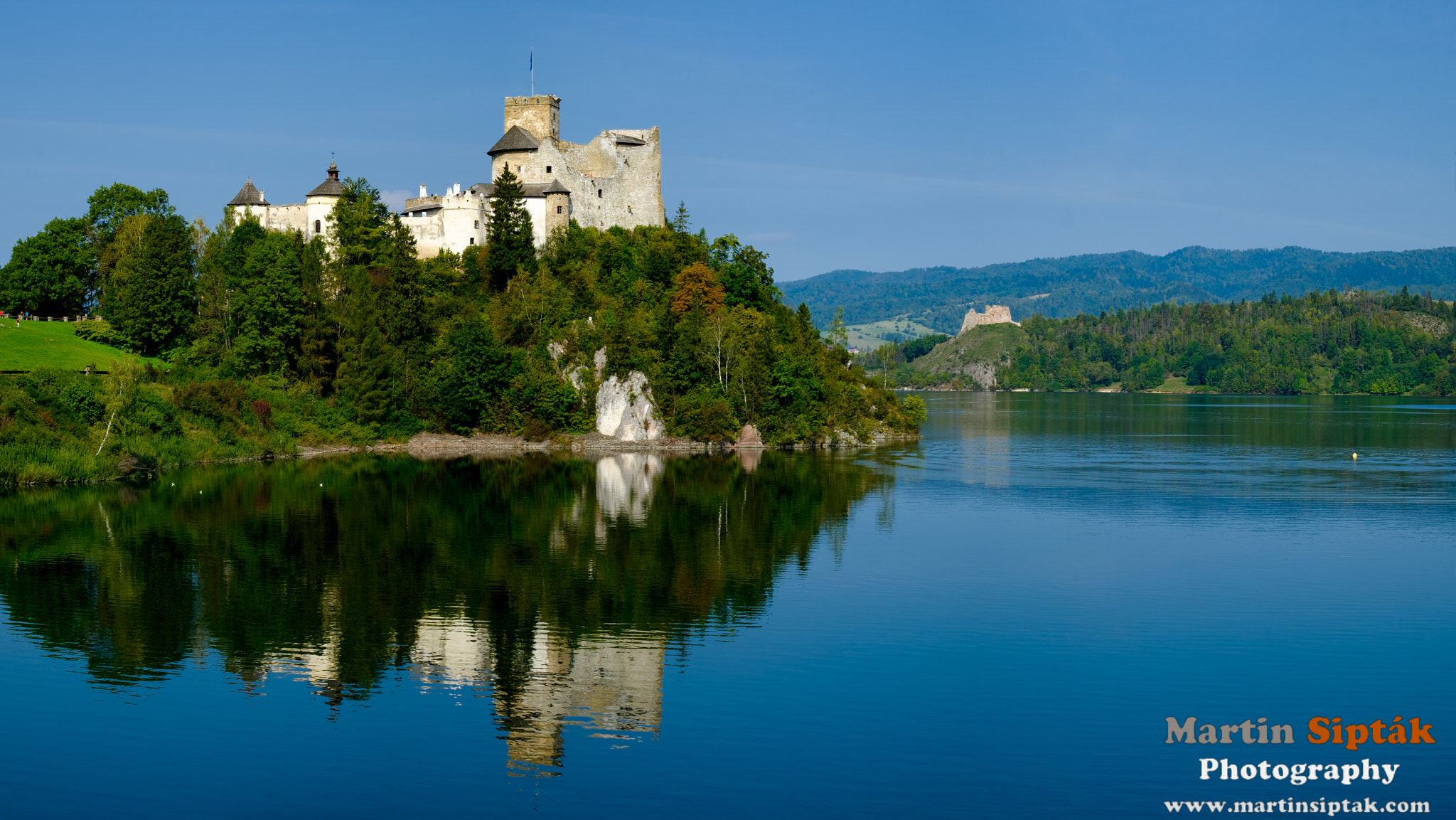 Fujifilm X-E2S + Fujifilm XF 55-200mm F3.5-4.8 R LM OIS sample photo. Niedzica castle photography