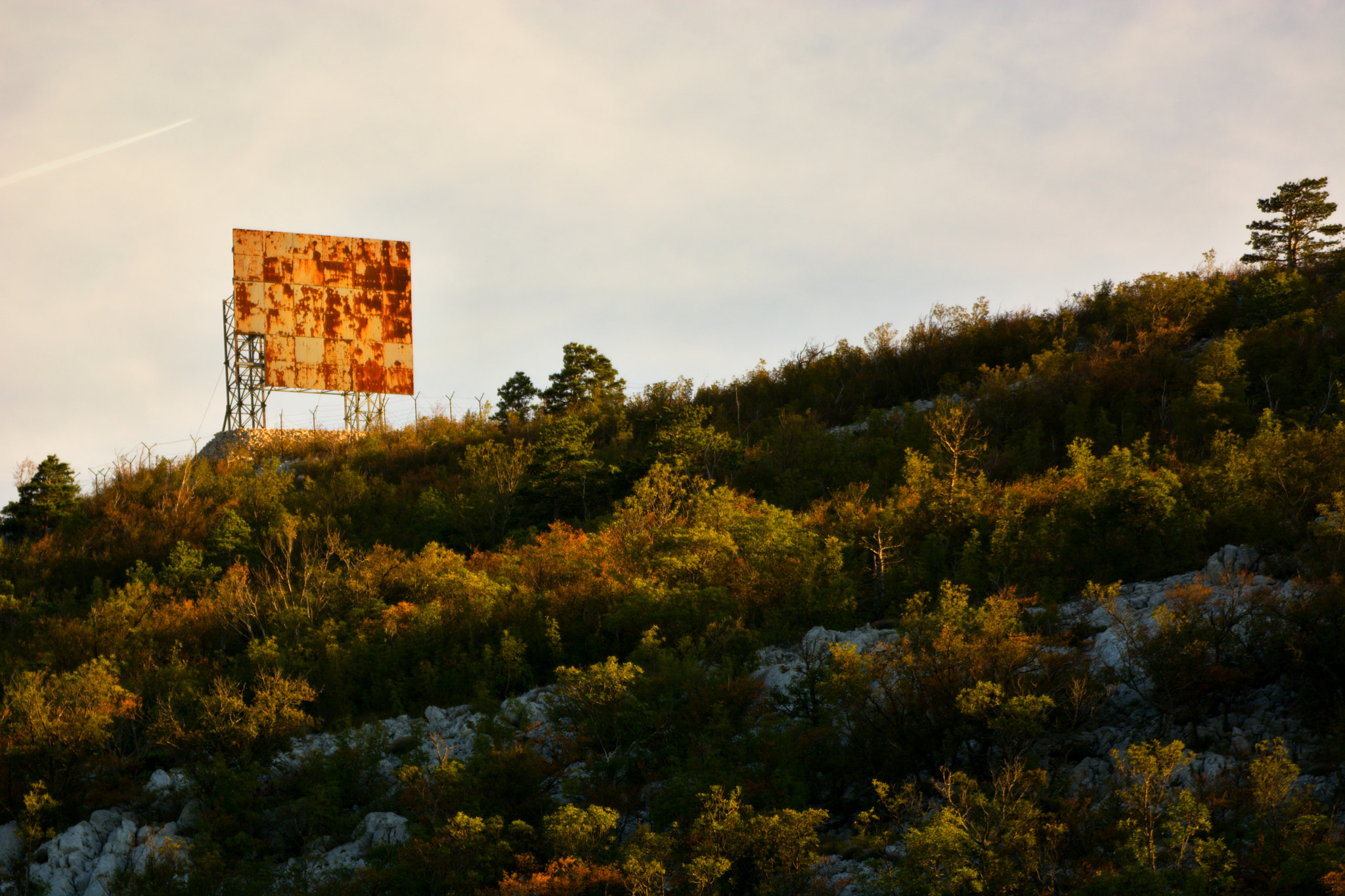 70.00 - 300.00 mm f/4.0 - 5.6 sample photo. Abandoned photography