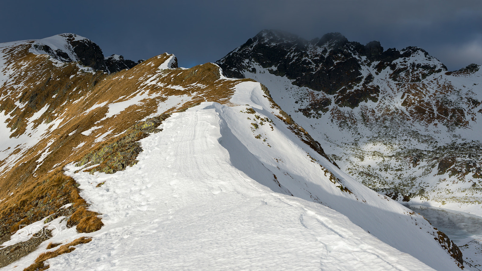 AF Zoom-Nikkor 35-80mm f/4-5.6D N sample photo. Shining pass photography