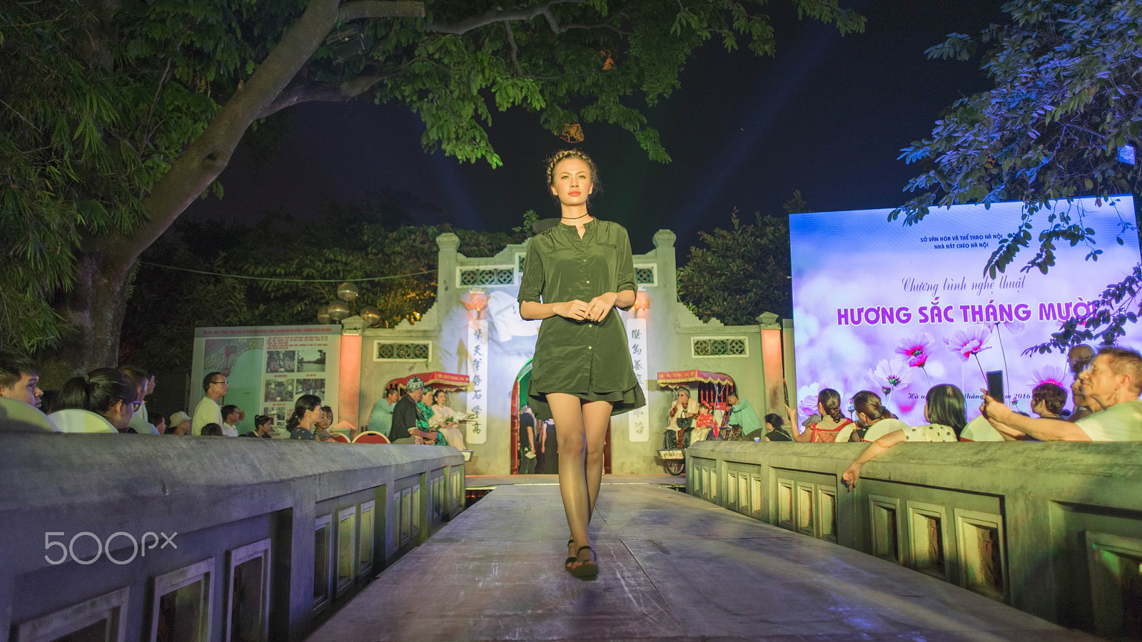 Sony a7 II + Canon EF 24mm F2.8 sample photo. Hanoi girl photography