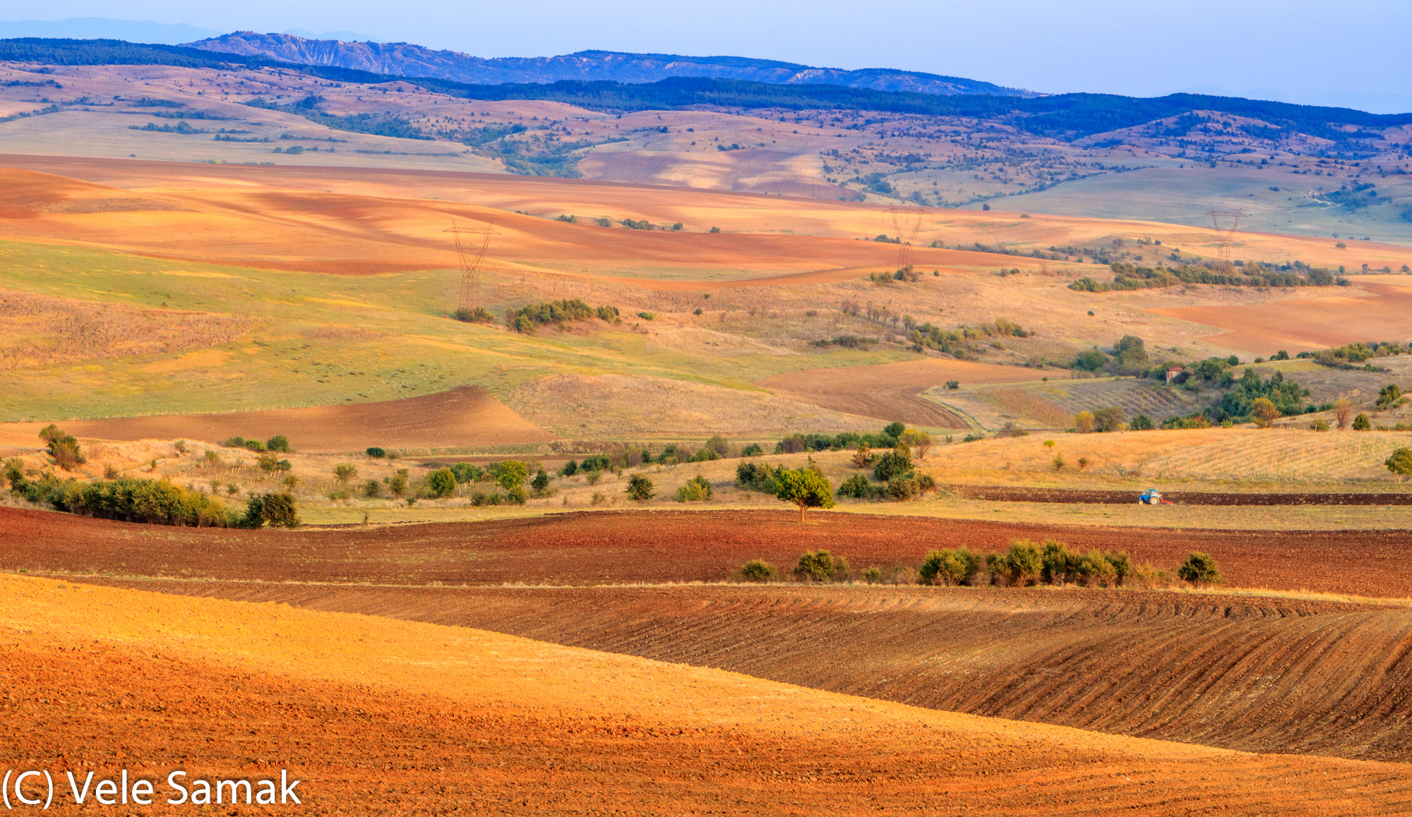 Canon EOS M3 + EF28-70mm f/2.8L USM sample photo. Rolling hills in fall photography