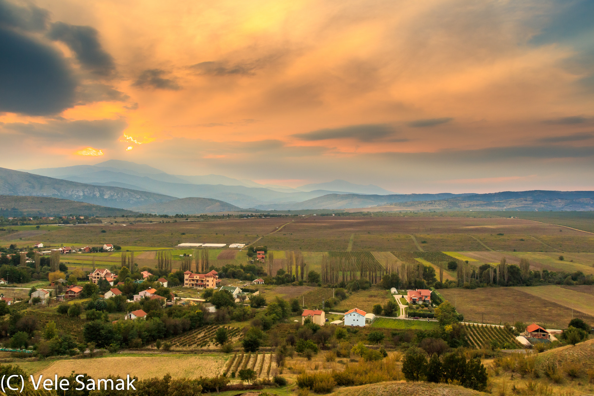 Canon EOS M3 + Canon EF 17-35mm f/2.8L sample photo. Hazy sunset in otovica photography