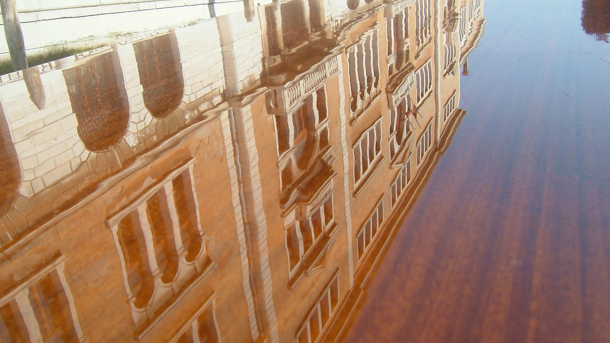 Fujifilm FinePix F710 sample photo. Venice reflection photography