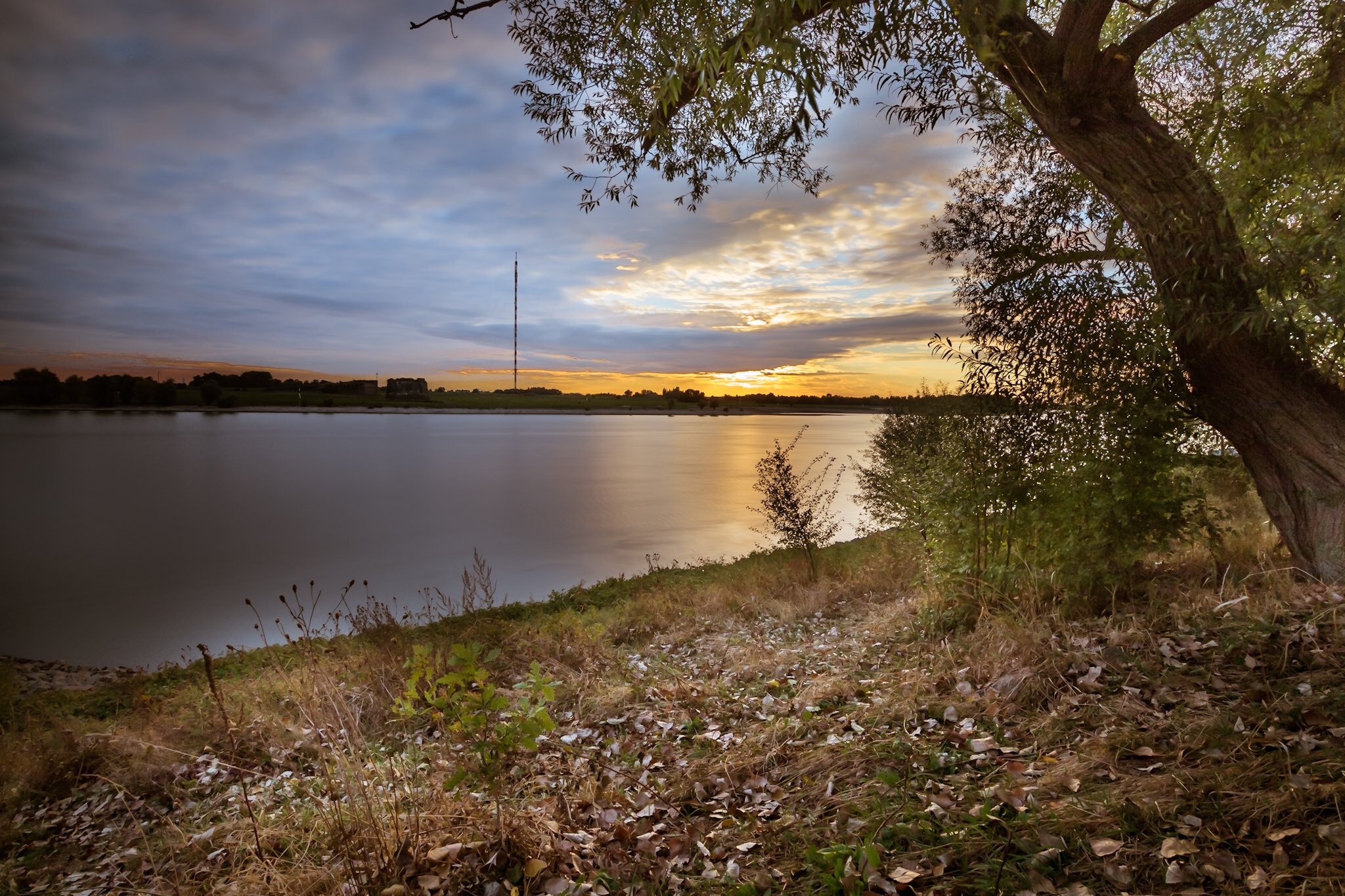 Tokina AT-X Pro 11-16mm F2.8 DX II sample photo. Sonnenuntergang im herbst photography