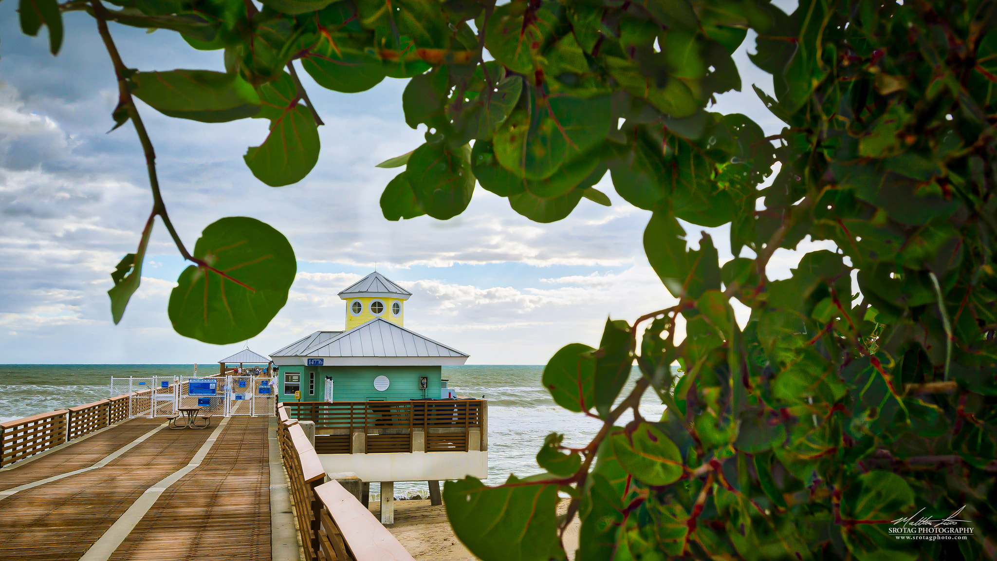 Nikon AF-S Nikkor 17-35mm F2.8D ED-IF sample photo. Juno beach pier hdr photography