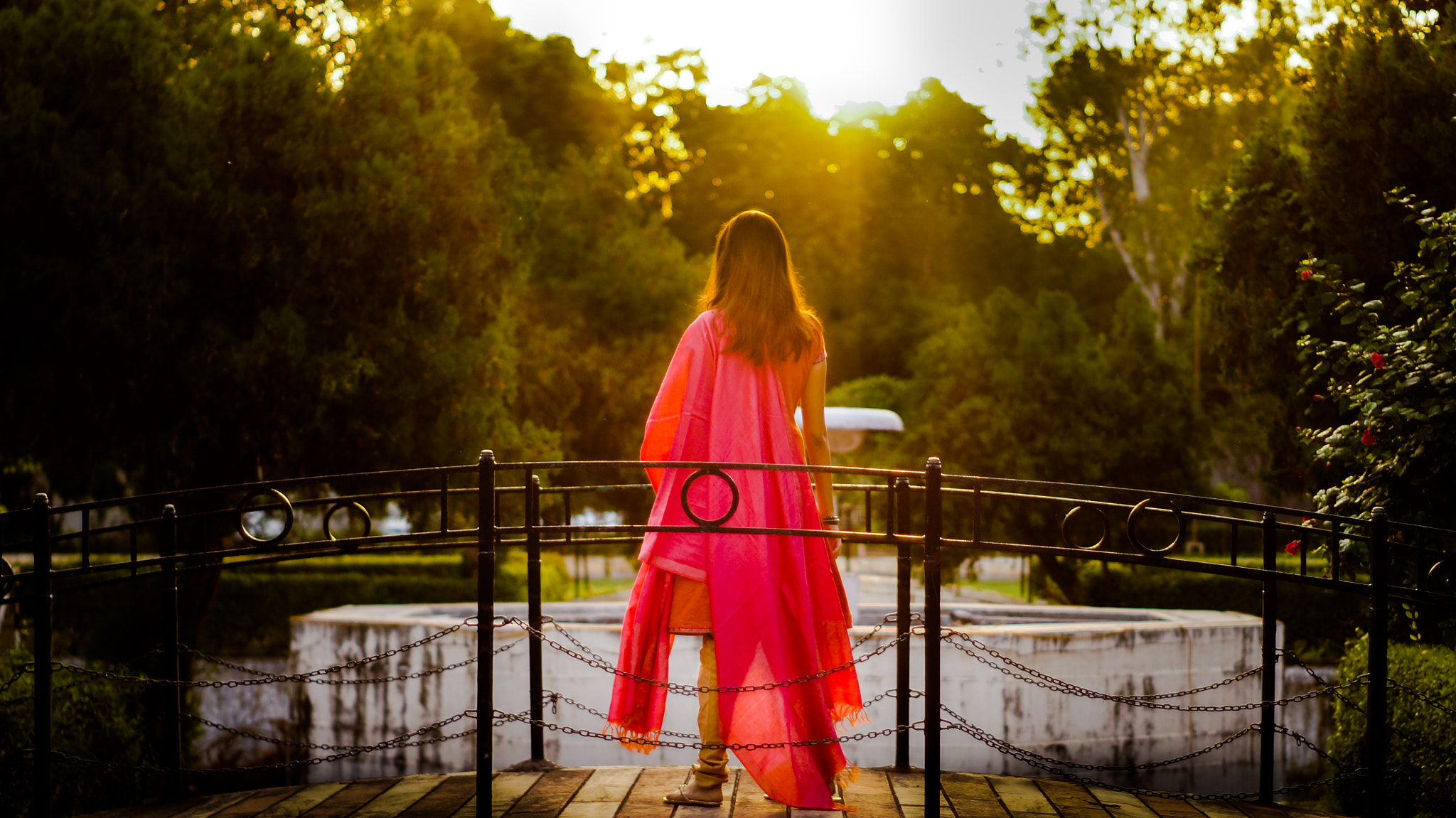 Sony SLT-A37 + Minolta AF 50mm F1.7 sample photo. The lady and the sun photography