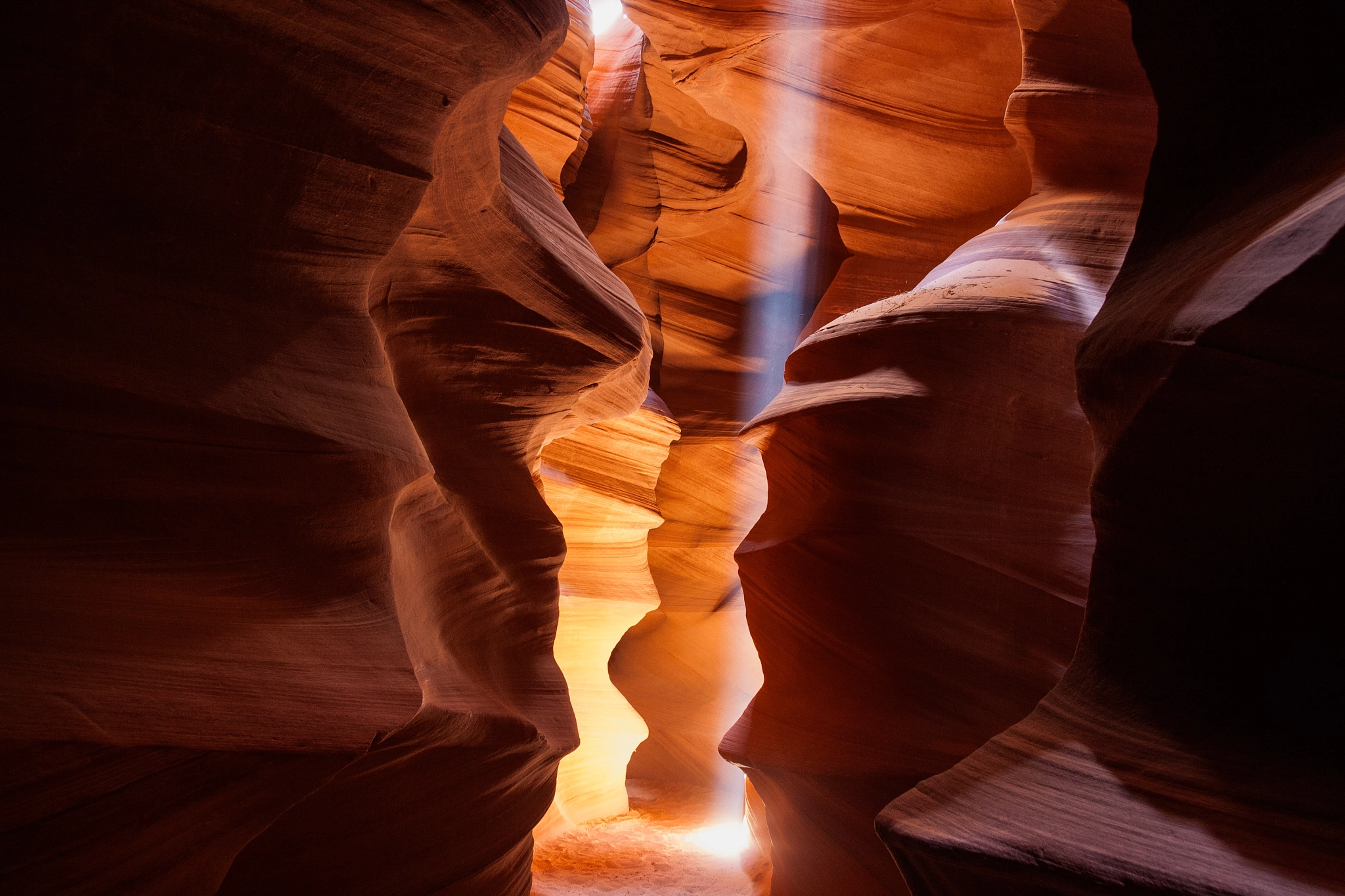 Canon EF-S 17-85mm F4-5.6 IS USM sample photo. Sunbeams in upper antelope canyon photography