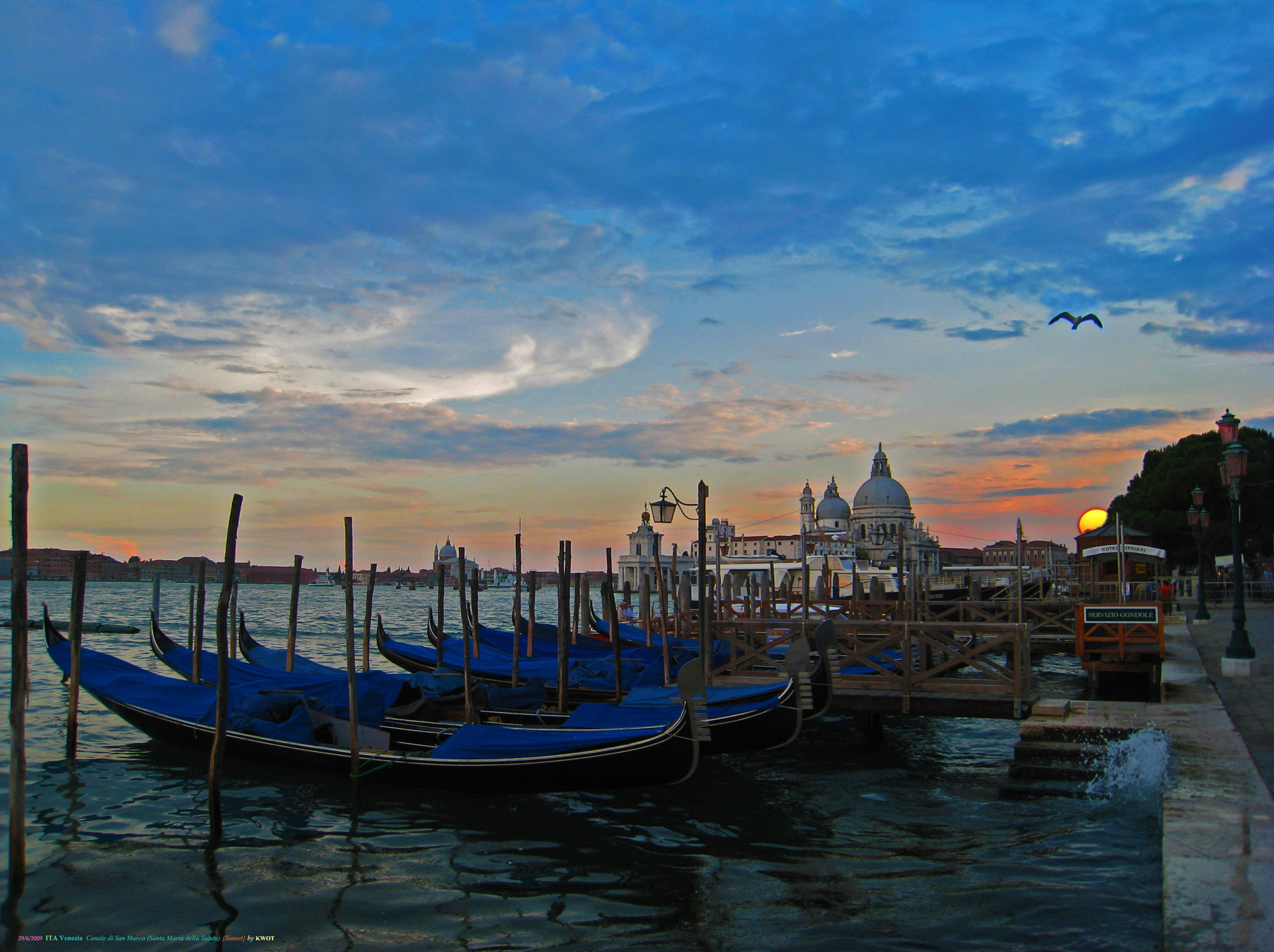 Canon DIGITAL IXUS 860 IS sample photo. Ita venezia [blue sunset] jun 2007 by kwot photography