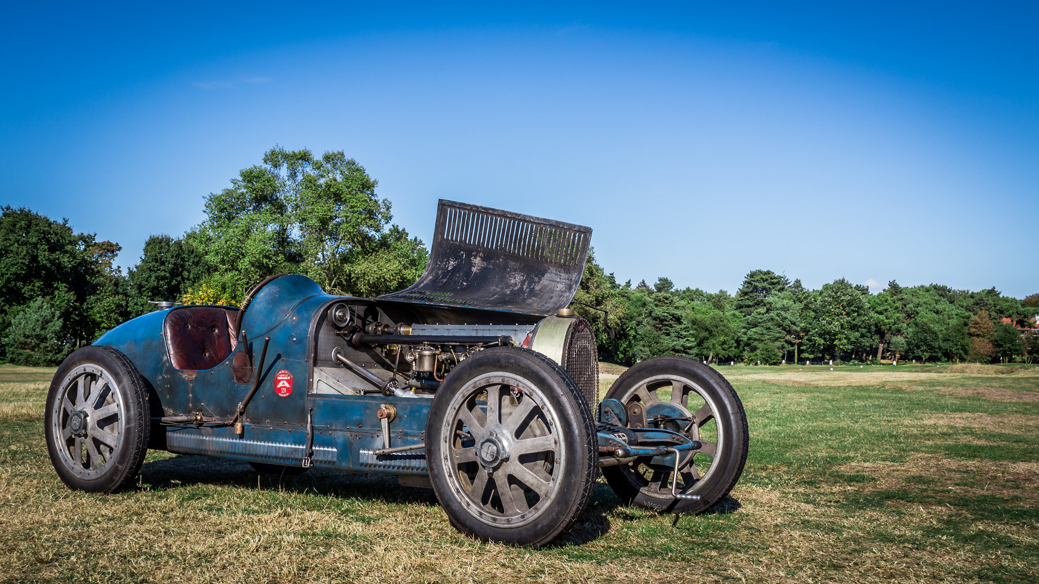 Canon EOS 700D (EOS Rebel T5i / EOS Kiss X7i) + Sigma 24-70mm F2.8 EX DG Macro sample photo. Bugatti type 35 grand prix 1925 photography