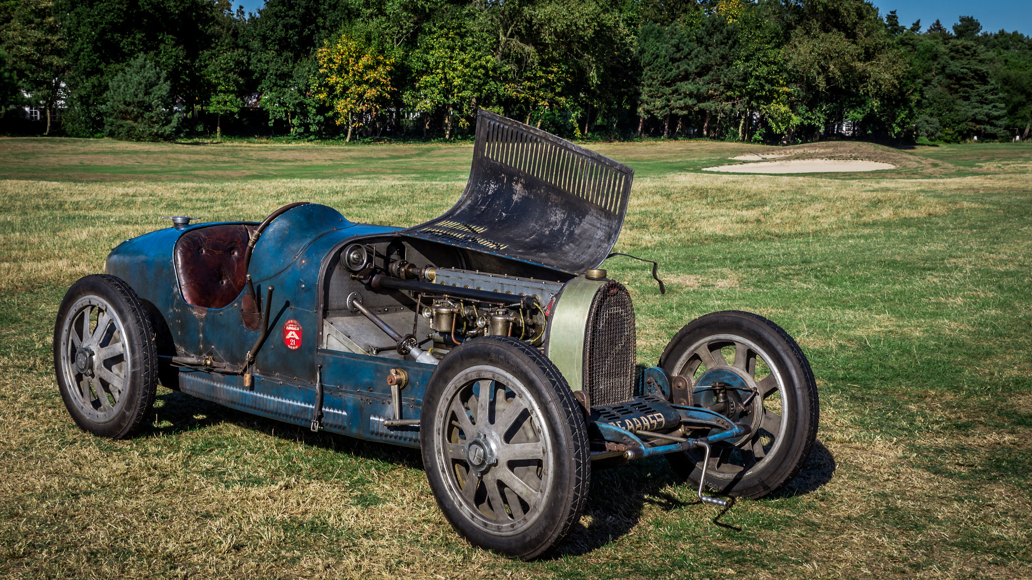 Canon EOS 700D (EOS Rebel T5i / EOS Kiss X7i) + Sigma 24-70mm F2.8 EX DG Macro sample photo. Bugatti type 35 grand prix 1925 photography