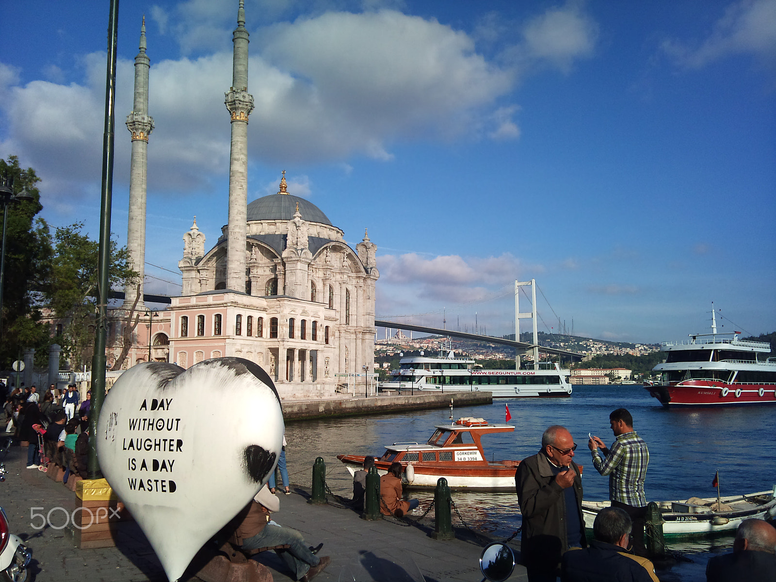 Sony Ericsson U10i sample photo. Istanbul turkey phosphor photography