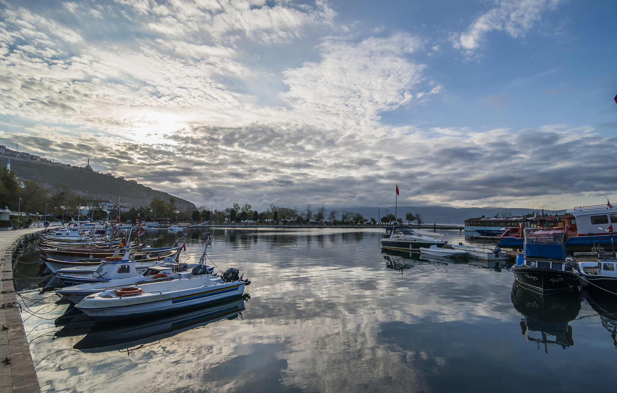 Tokina AT-X 16-28mm F2.8 Pro FX sample photo. ... photography
